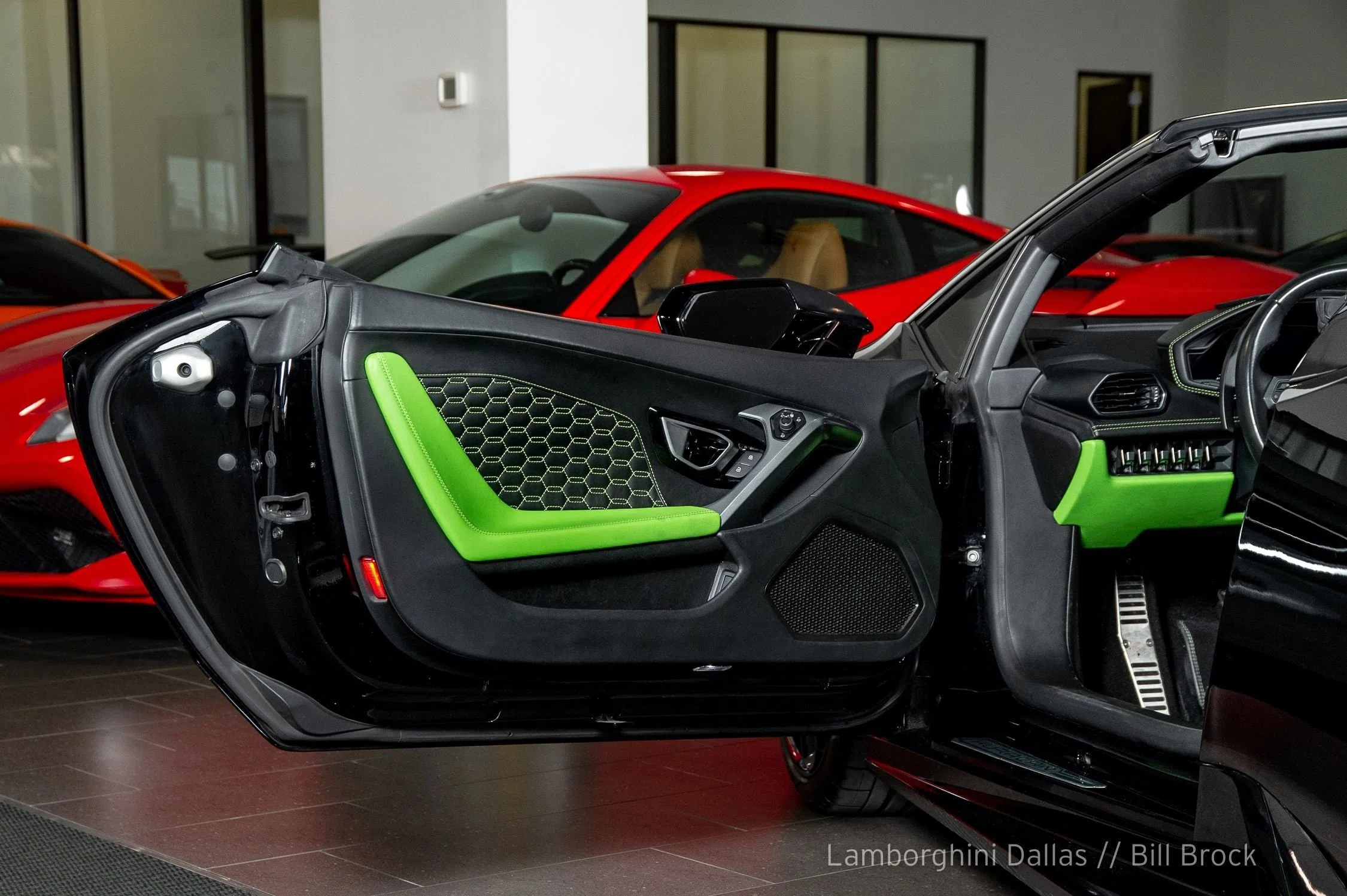 2018 Lamborghini Huracan LP580-2 Spyder for sale, exterior, Nero Noctis