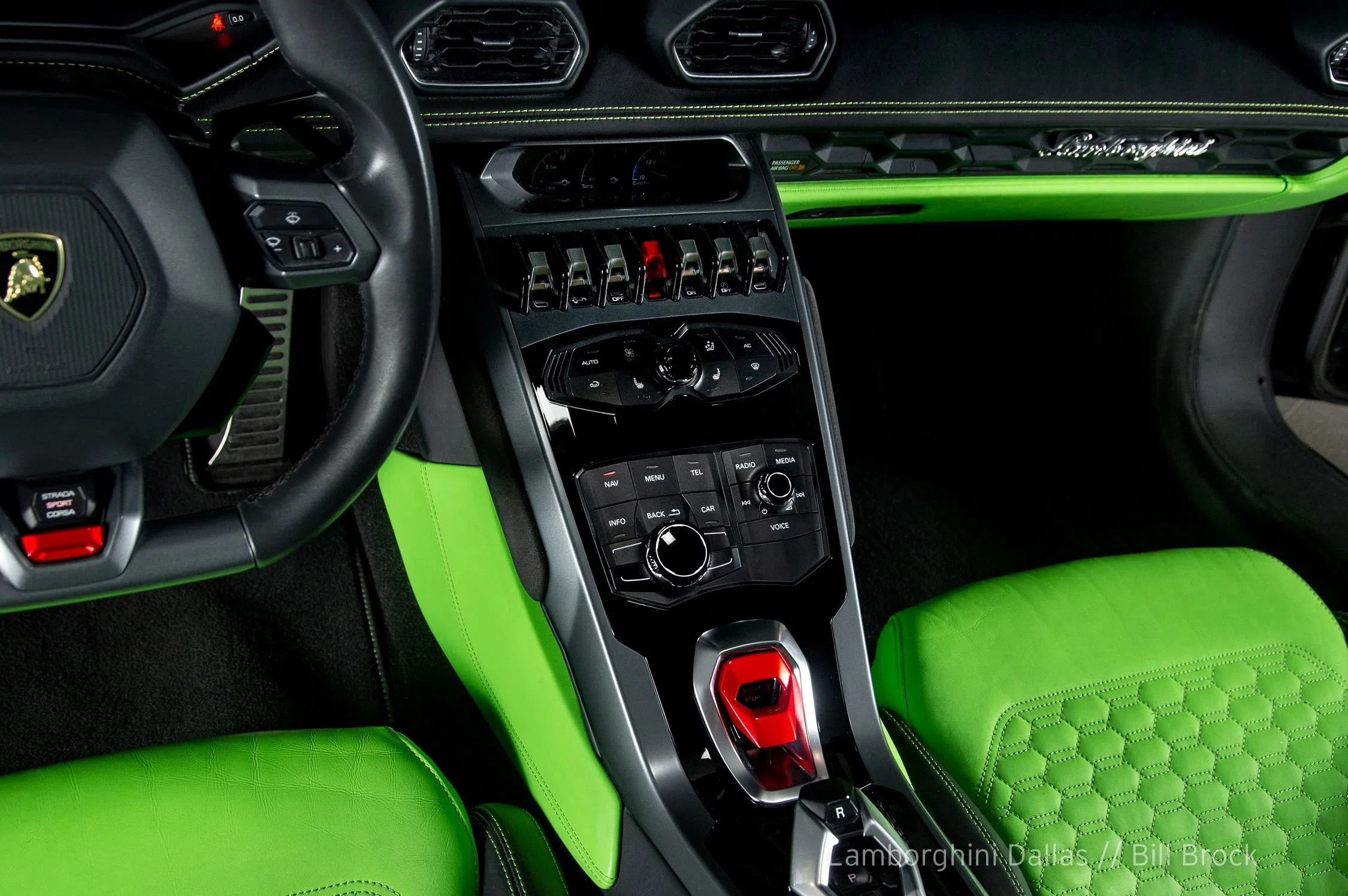 2018 Lamborghini Huracan LP580-2 Spyder interior, Nero Ade