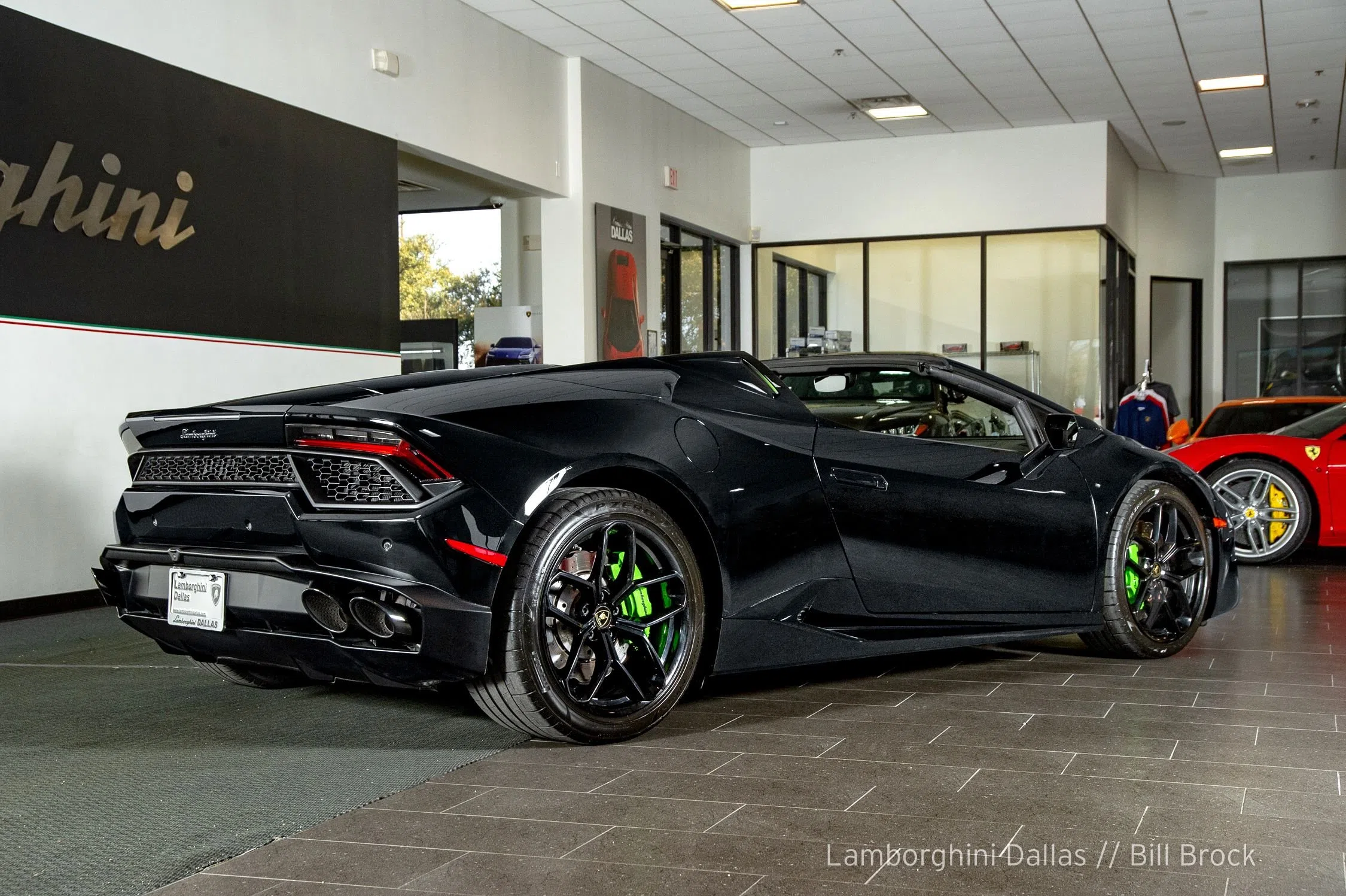 2018 Lamborghini Huracan LP580-2 Spyder for sale, exterior, Nero Noctis