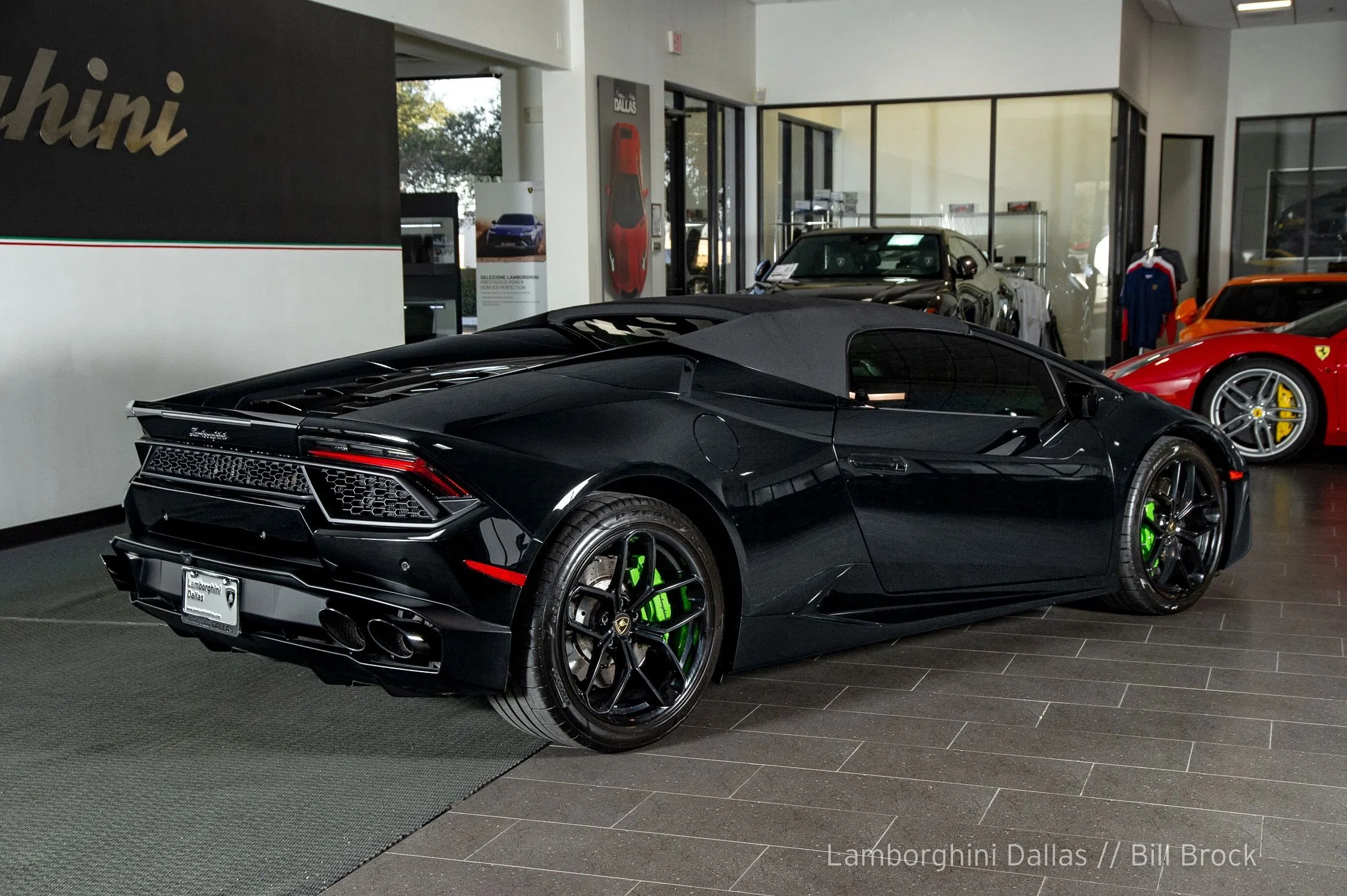 2018 Lamborghini Huracan LP580-2 Spyder for sale, exterior, Nero Noctis