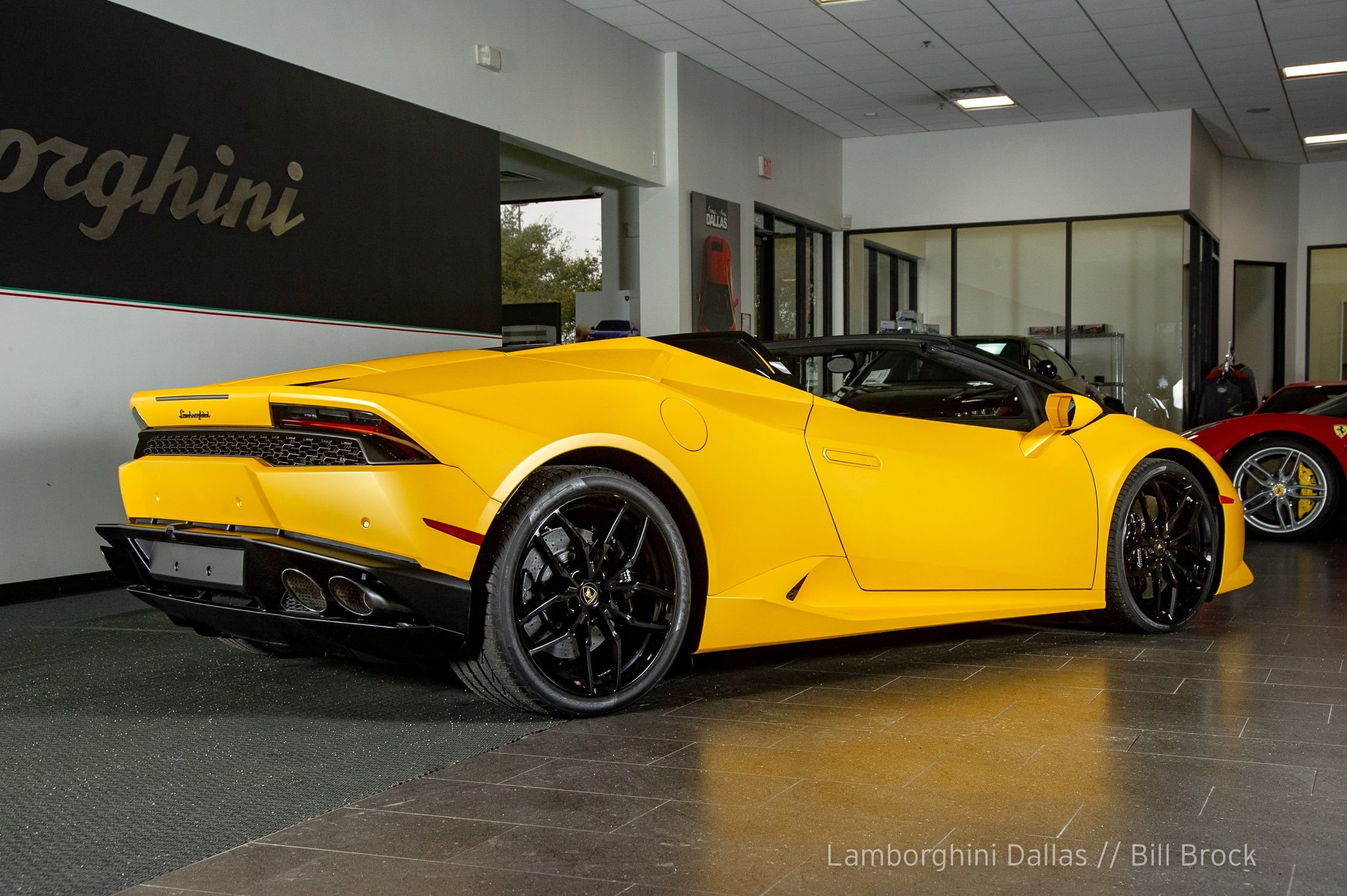 2016 Lamborghini Huracan LP610-4 Spyder, 2/19