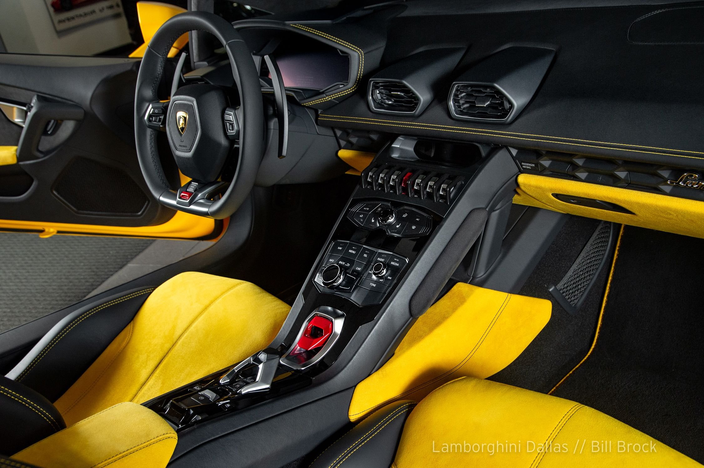 2016 Lamborghini Huracan LP610-4 Spyder, 3/19