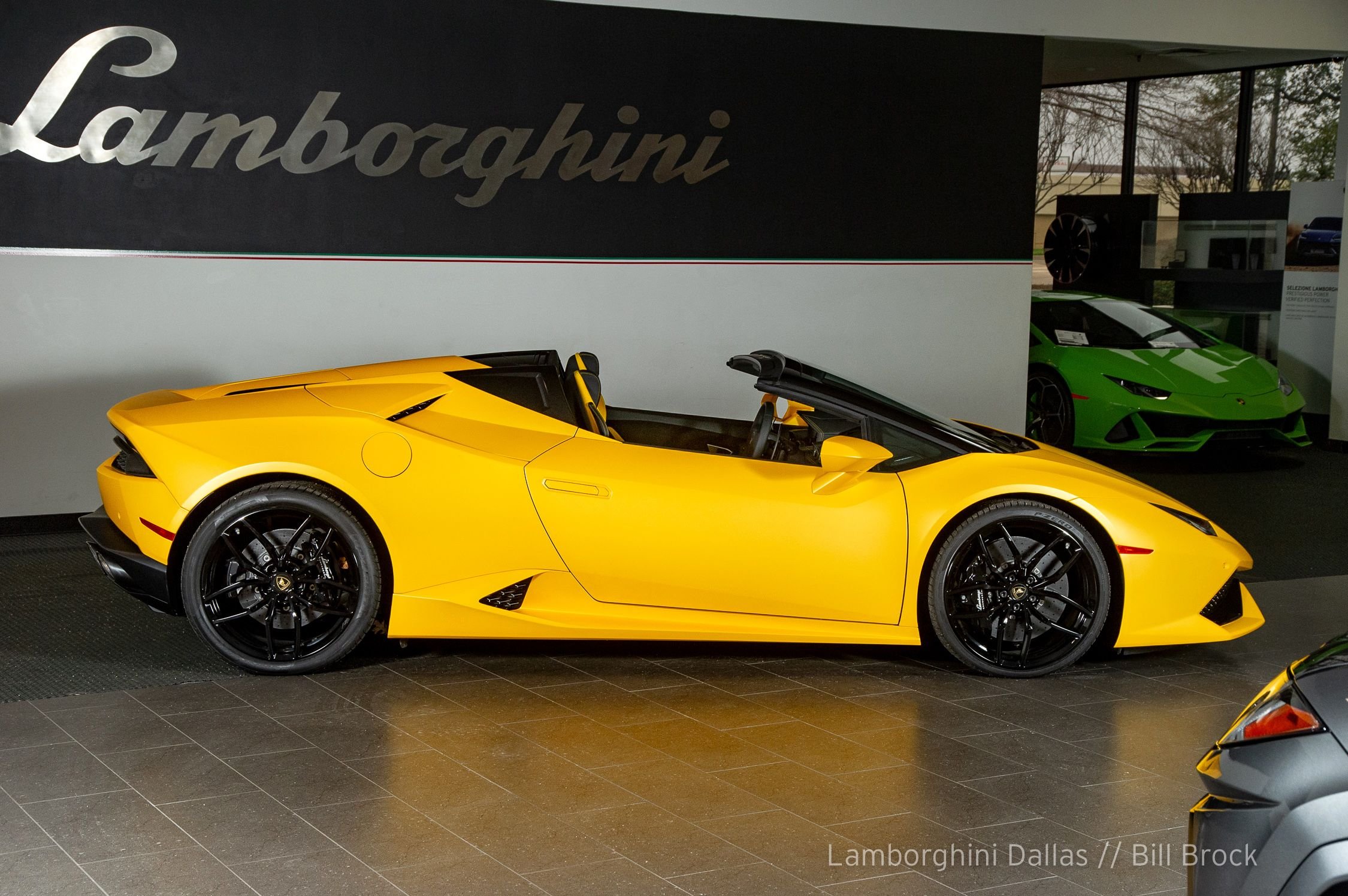 2016 Lamborghini Huracan LP610-4 Spyder, 6/19