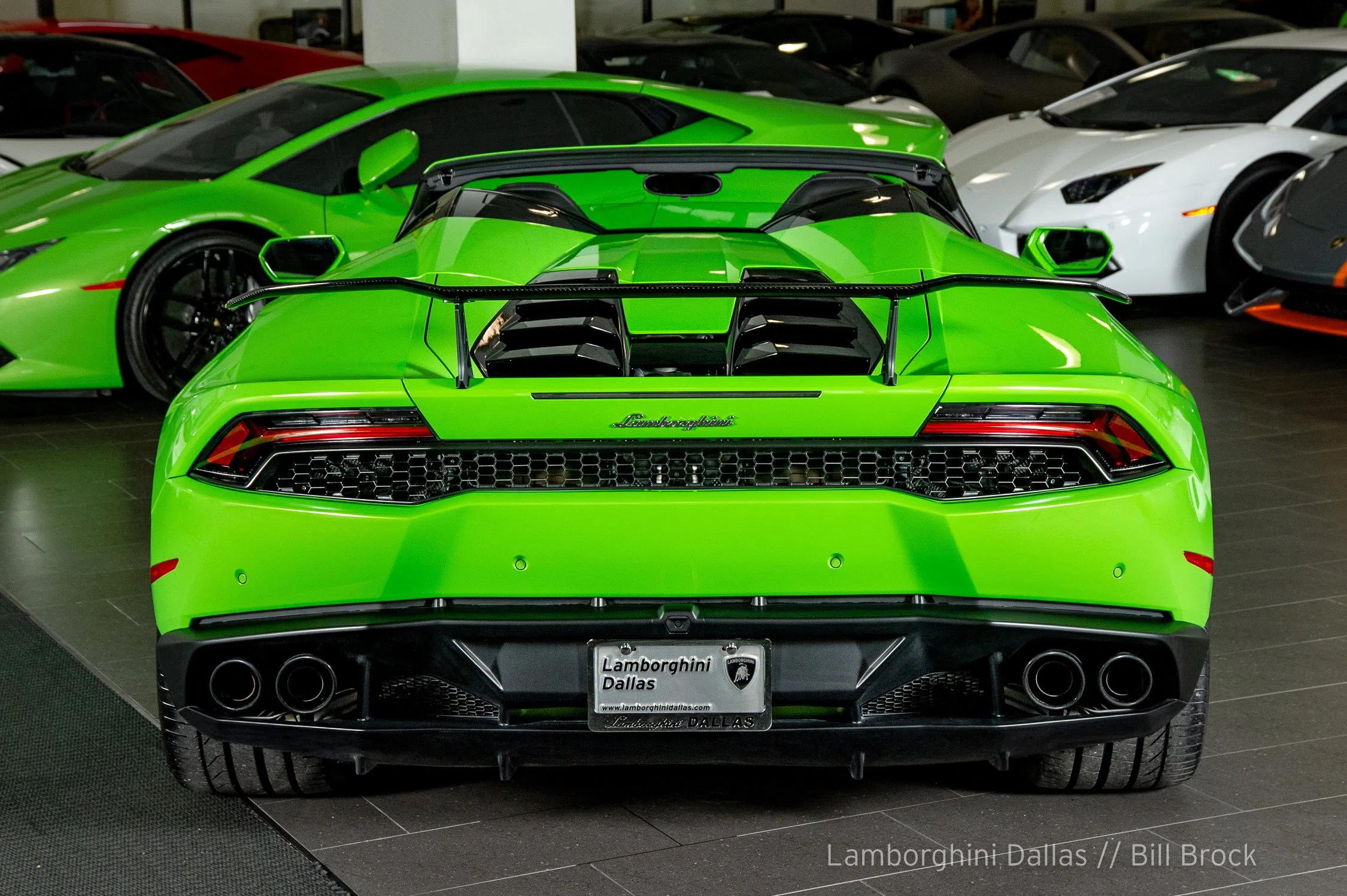 2017 Lamborghini Huracan LP610-4 Spyder Spyder for sale, exterior, Verde Mantis