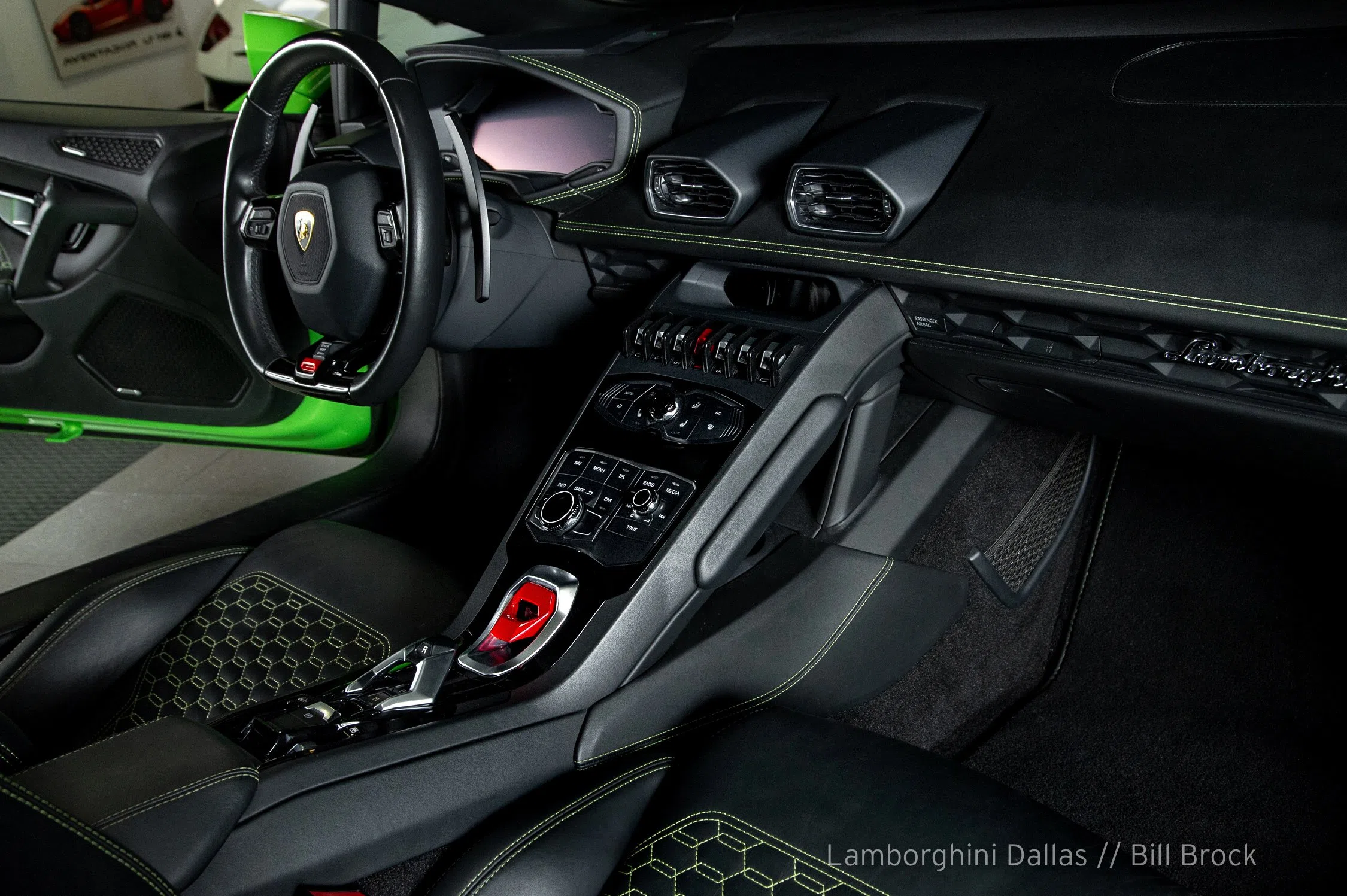 2017 Lamborghini Huracan LP610-4 Spyder Spyder interior, dashboard, Nero Ade