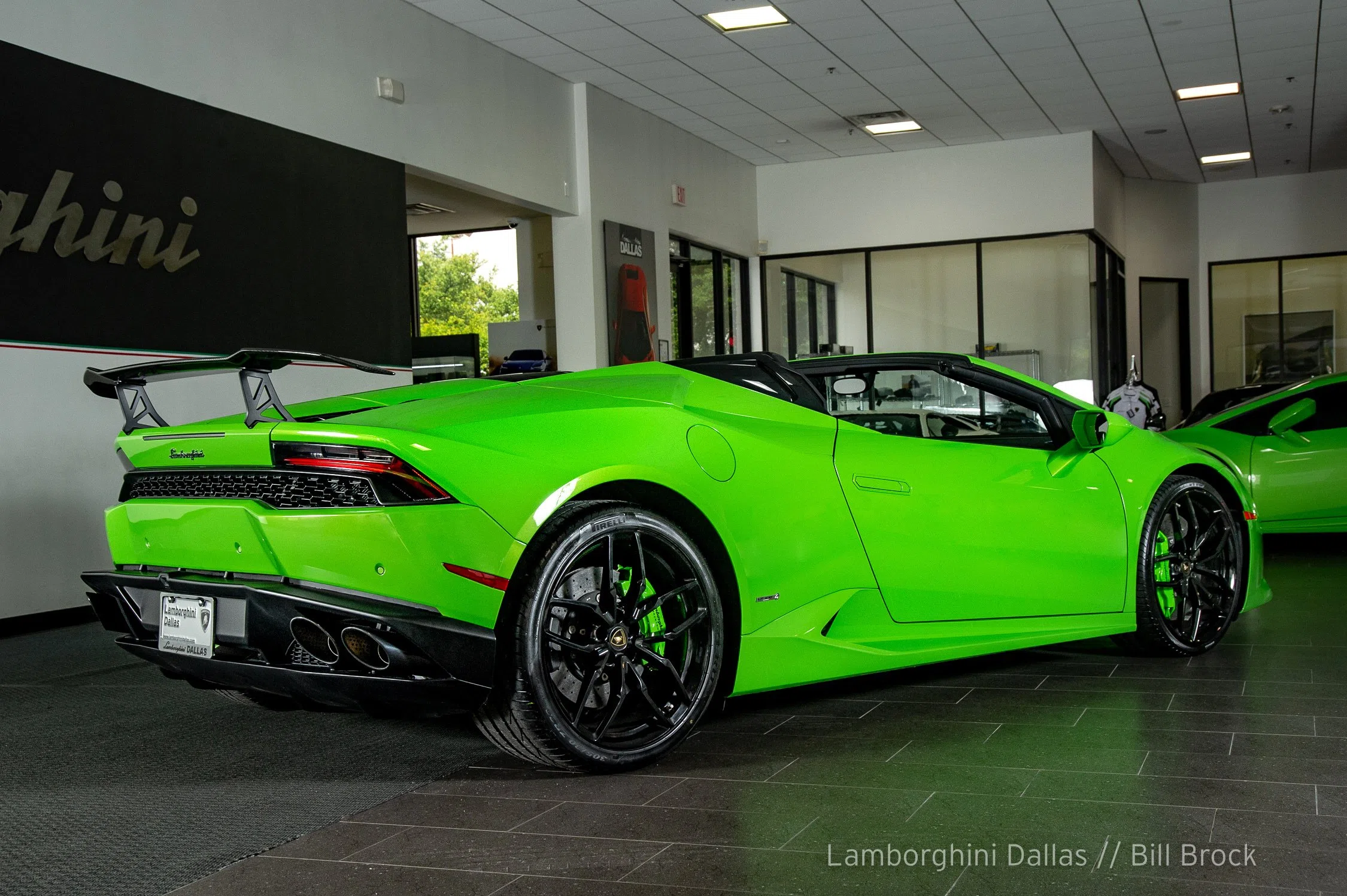 2017 Lamborghini Huracan LP610-4 Spyder Spyder for sale, exterior, Verde Mantis