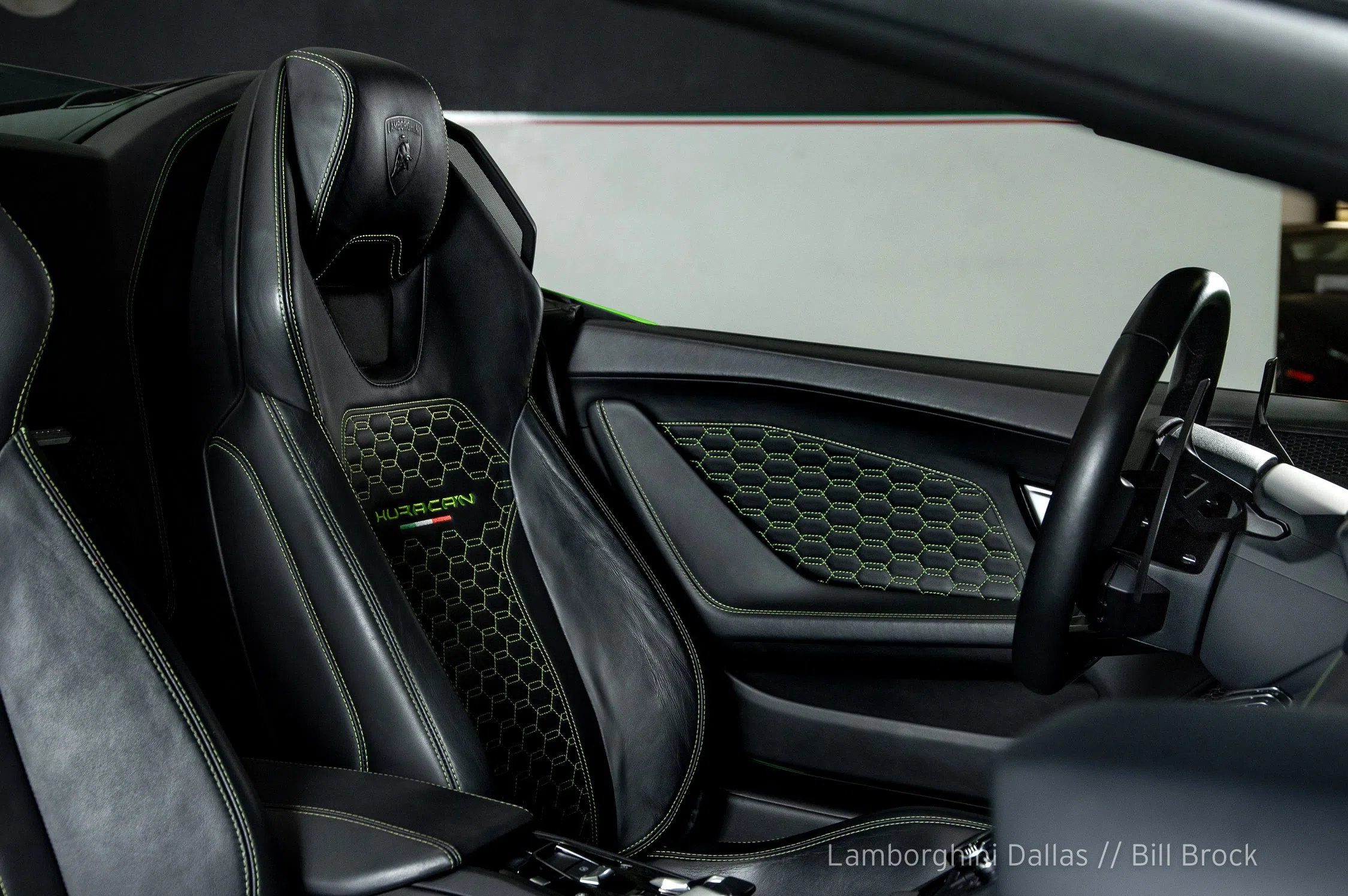 2017 Lamborghini Huracan LP610-4 Spyder Spyder interior, seats, Nero Ade