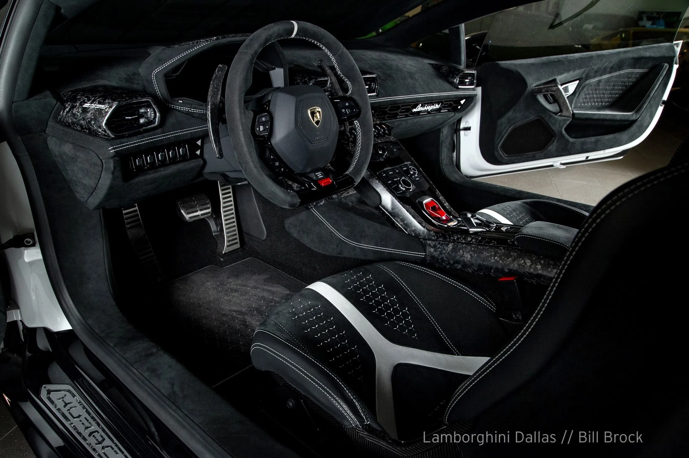 2018 Lamborghini Huracan Performante interior, dashboard, Nero Cosmus