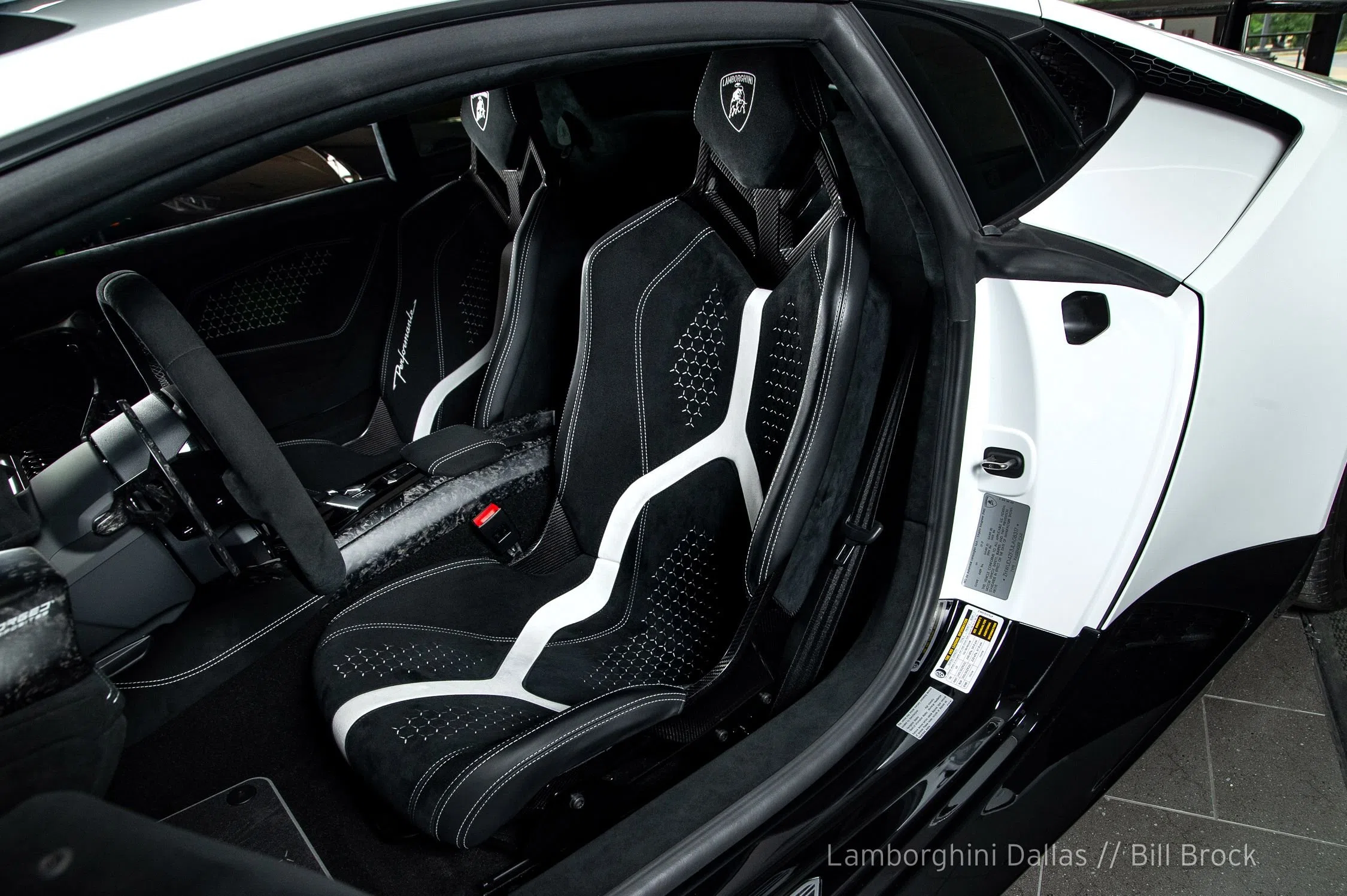 2018 Lamborghini Huracan Performante interior, seats, Nero Cosmus