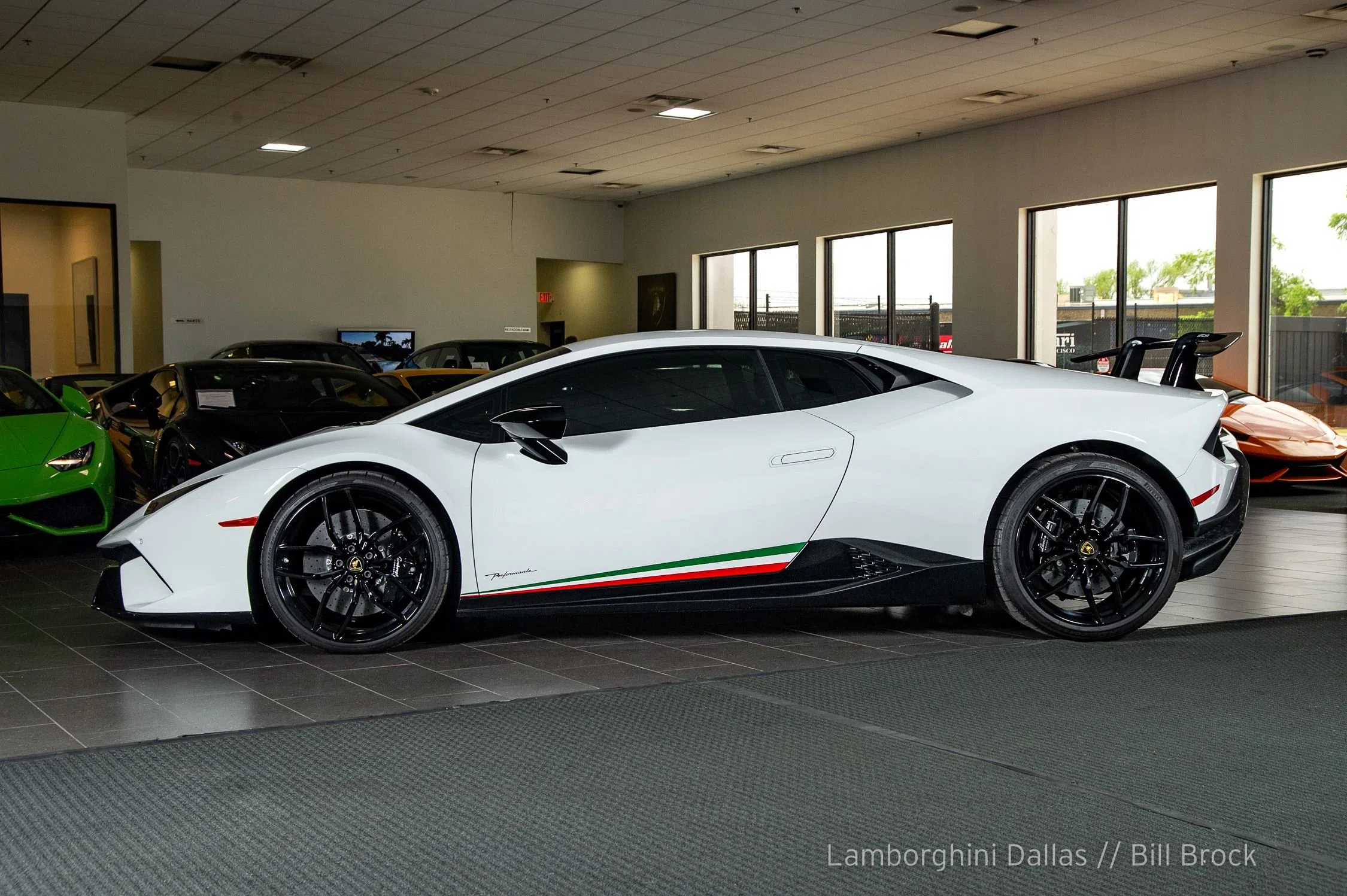 2018 Lamborghini Huracan Performante for sale, exterior, Bianco Monocerus