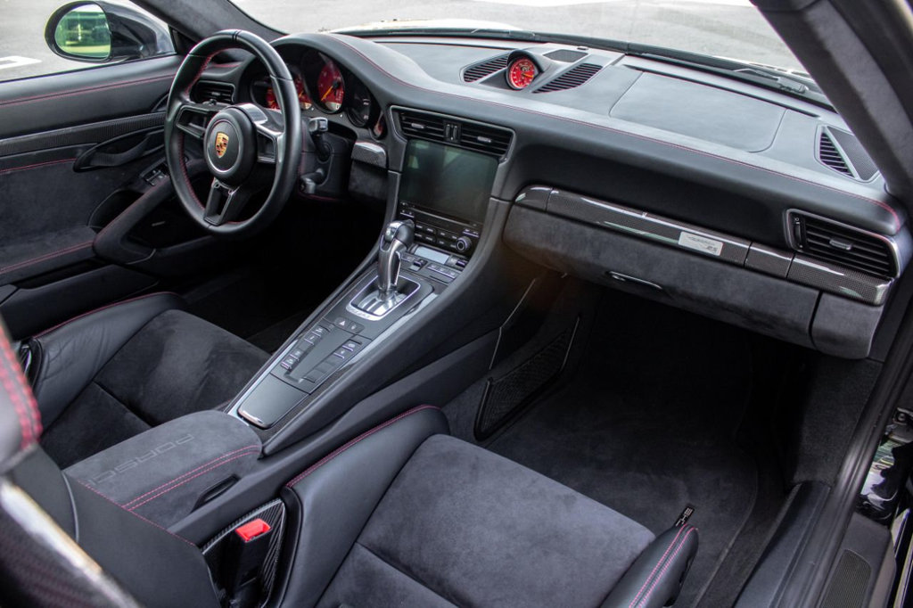2018 Porsche 911 GT2 RS Coupe, 3/20