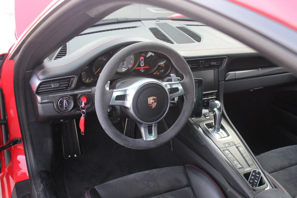 2014 Porsche 911 2dr Coupe GT3, 10/20
