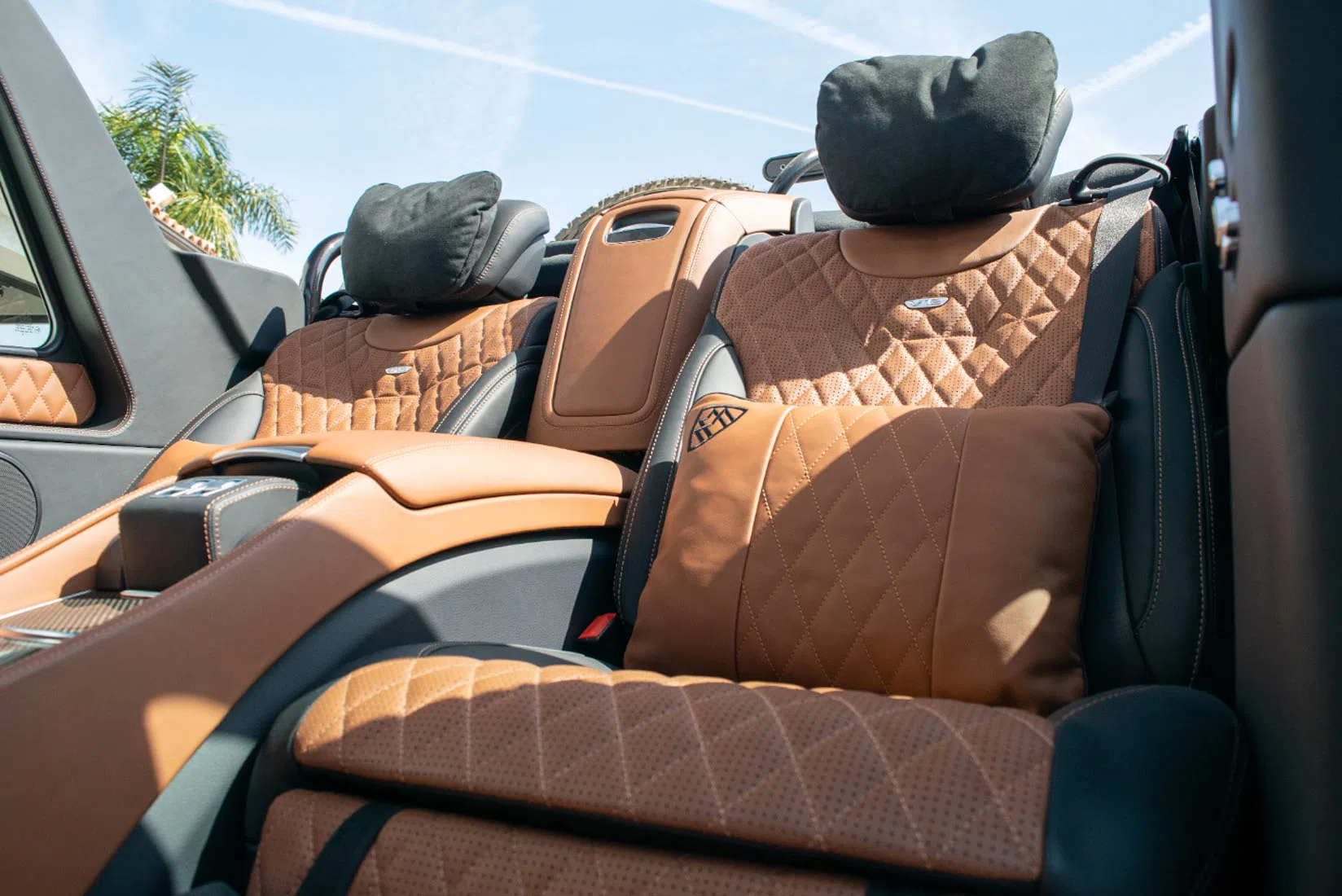 2018 Mercedes-Maybach G 650 Landaulet interior, seats, Leather Brown