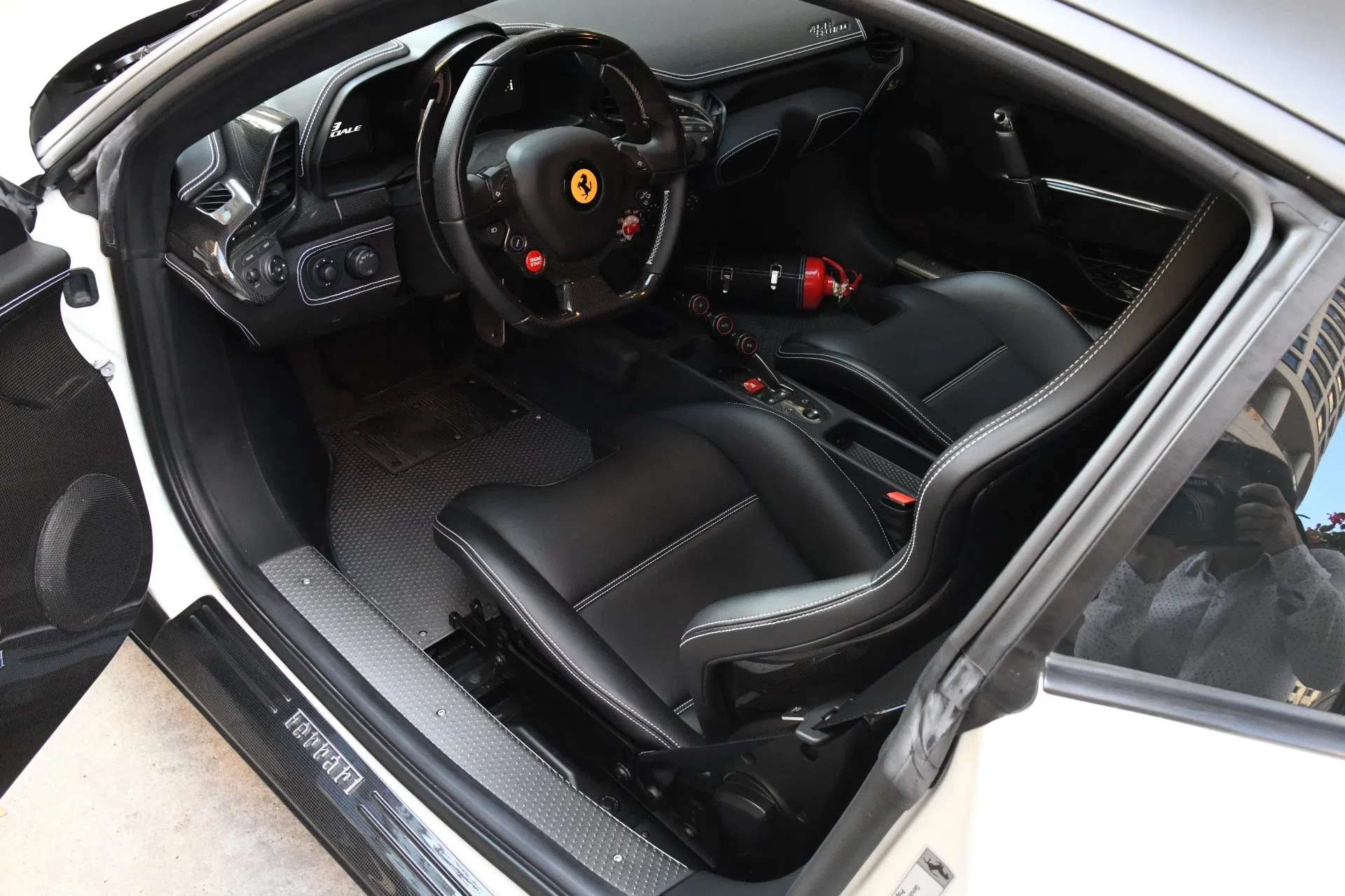 2015 Ferrari 458 Speciale interior, NERO