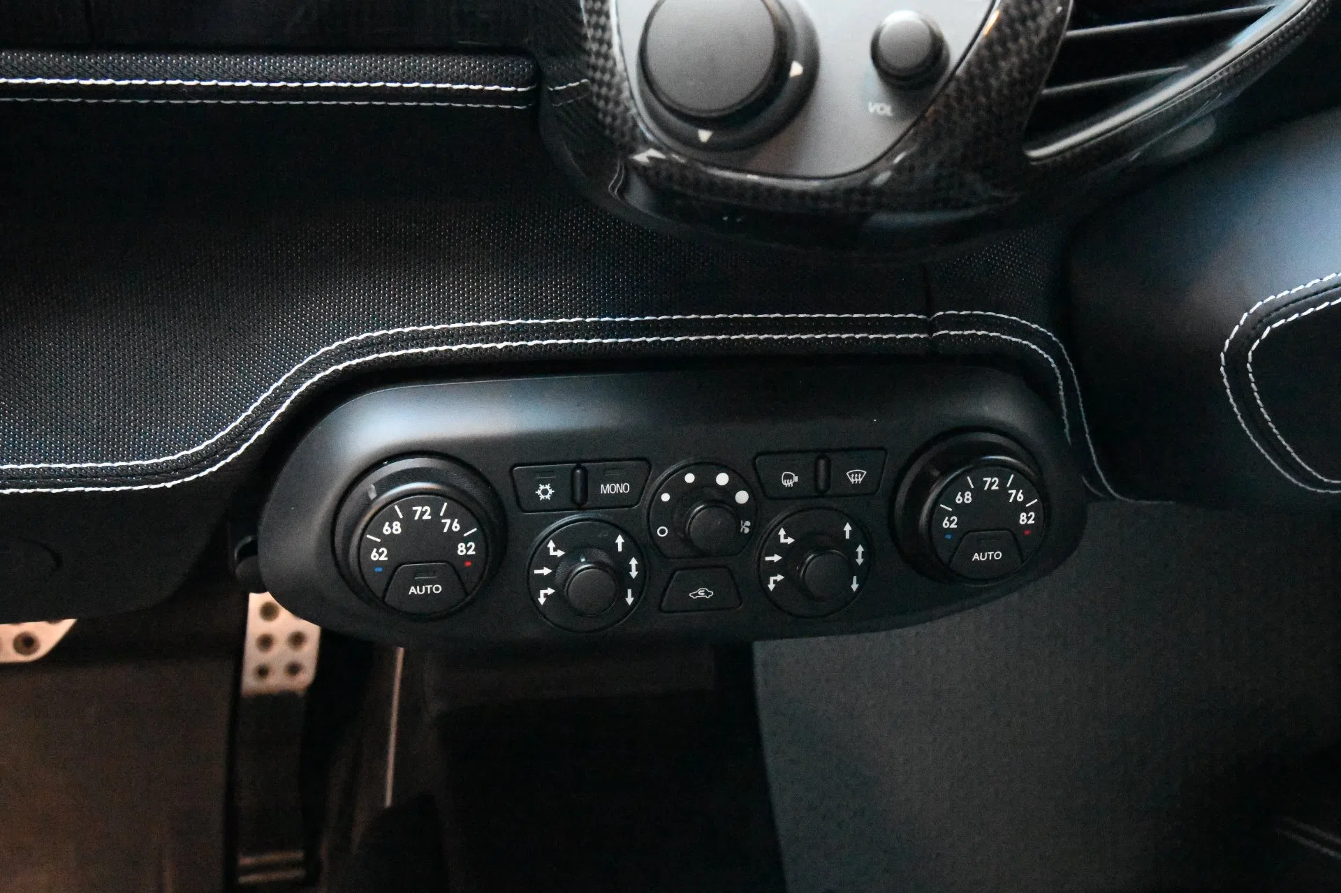2015 Ferrari 458 Speciale interior, NERO