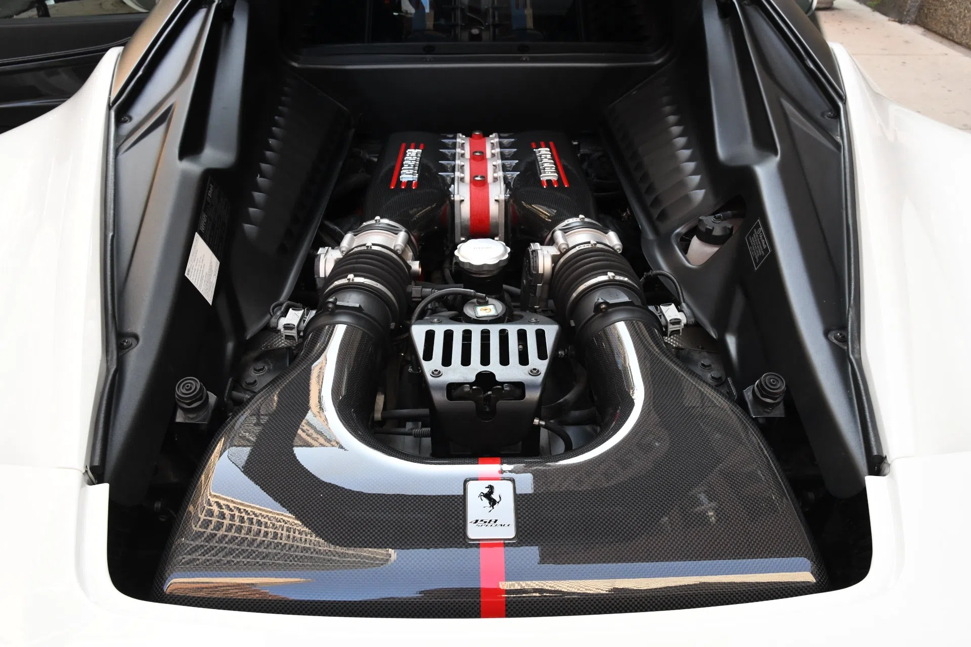 2015 Ferrari 458 Speciale engine