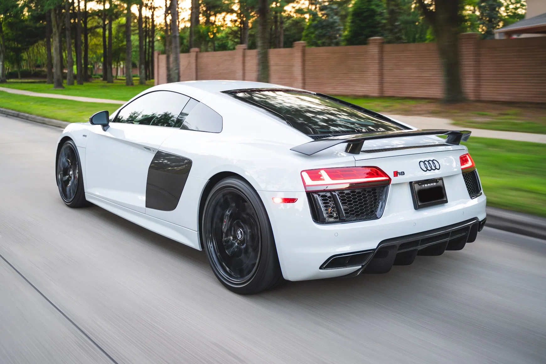2017 Audi R8 5.2 Quattro V10 Plus Msrp for sale, exterior, Suzuka Gray Metallic