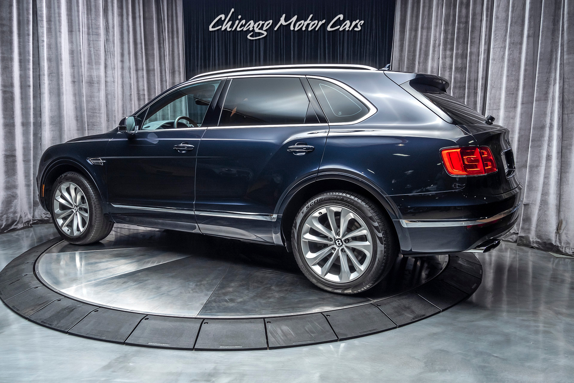2019 BENTLEY BENTAYGA V8, 2/20