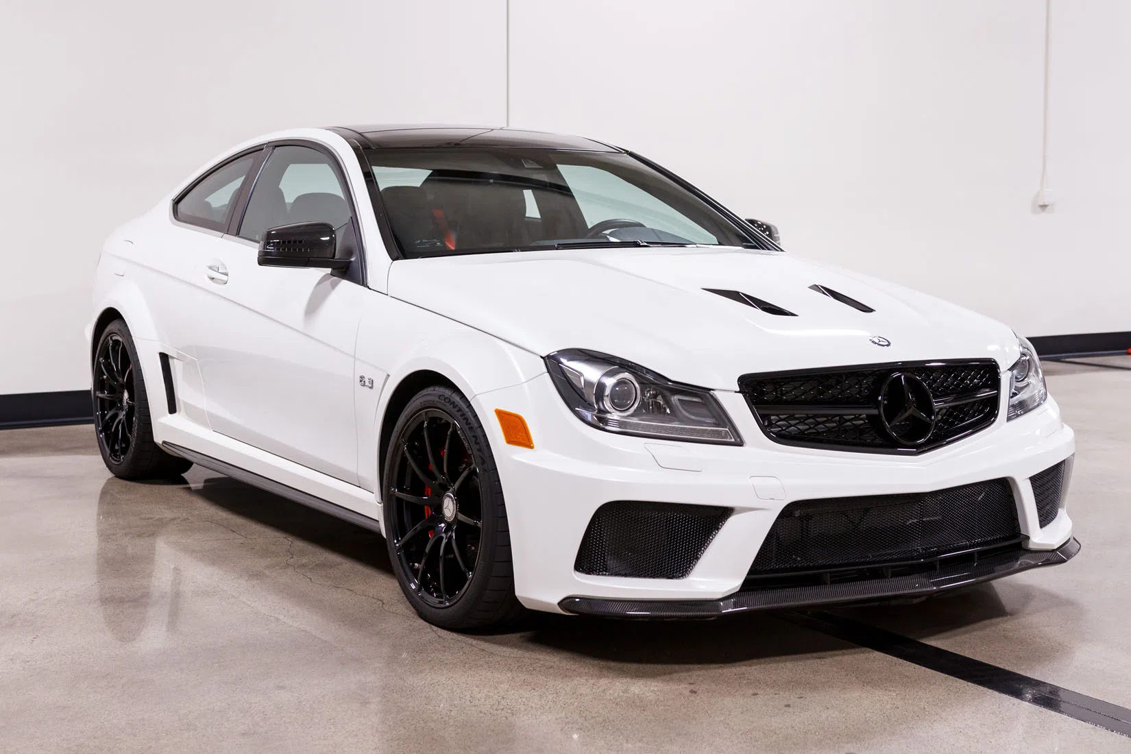 2013 Mercedes-Benz C63 AMG Black Series for sale, exterior, Diamond White