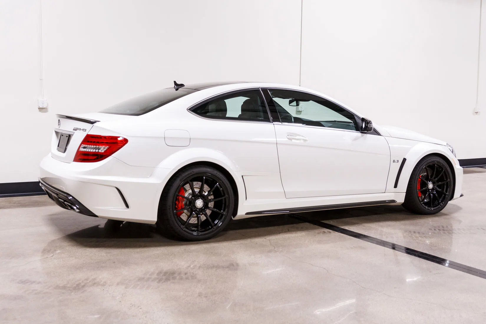 2013 Mercedes-Benz C63 AMG Black Series for sale, exterior, Diamond White