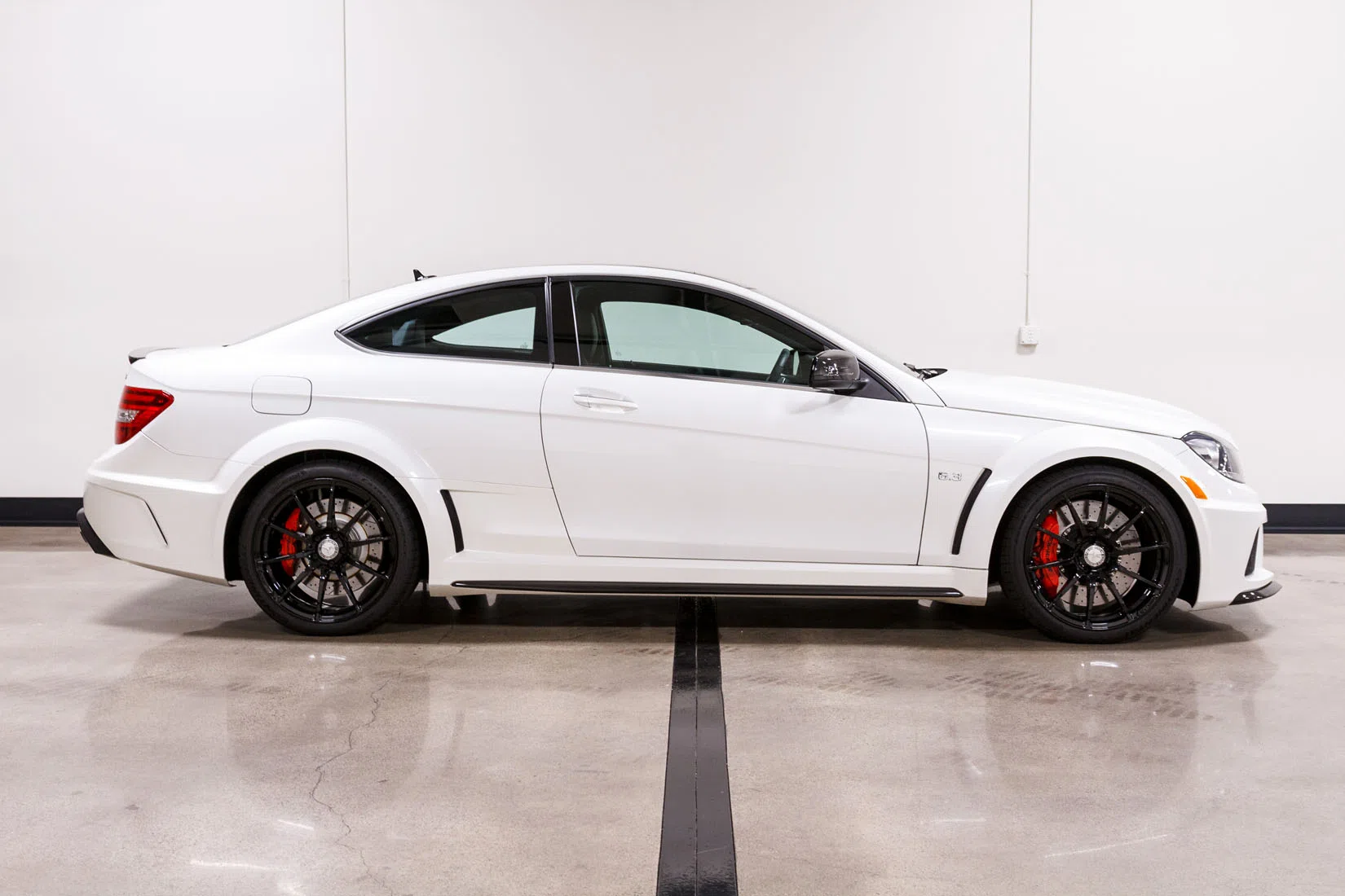 2013 Mercedes-Benz C63 AMG Black Series, side profile, Diamond White