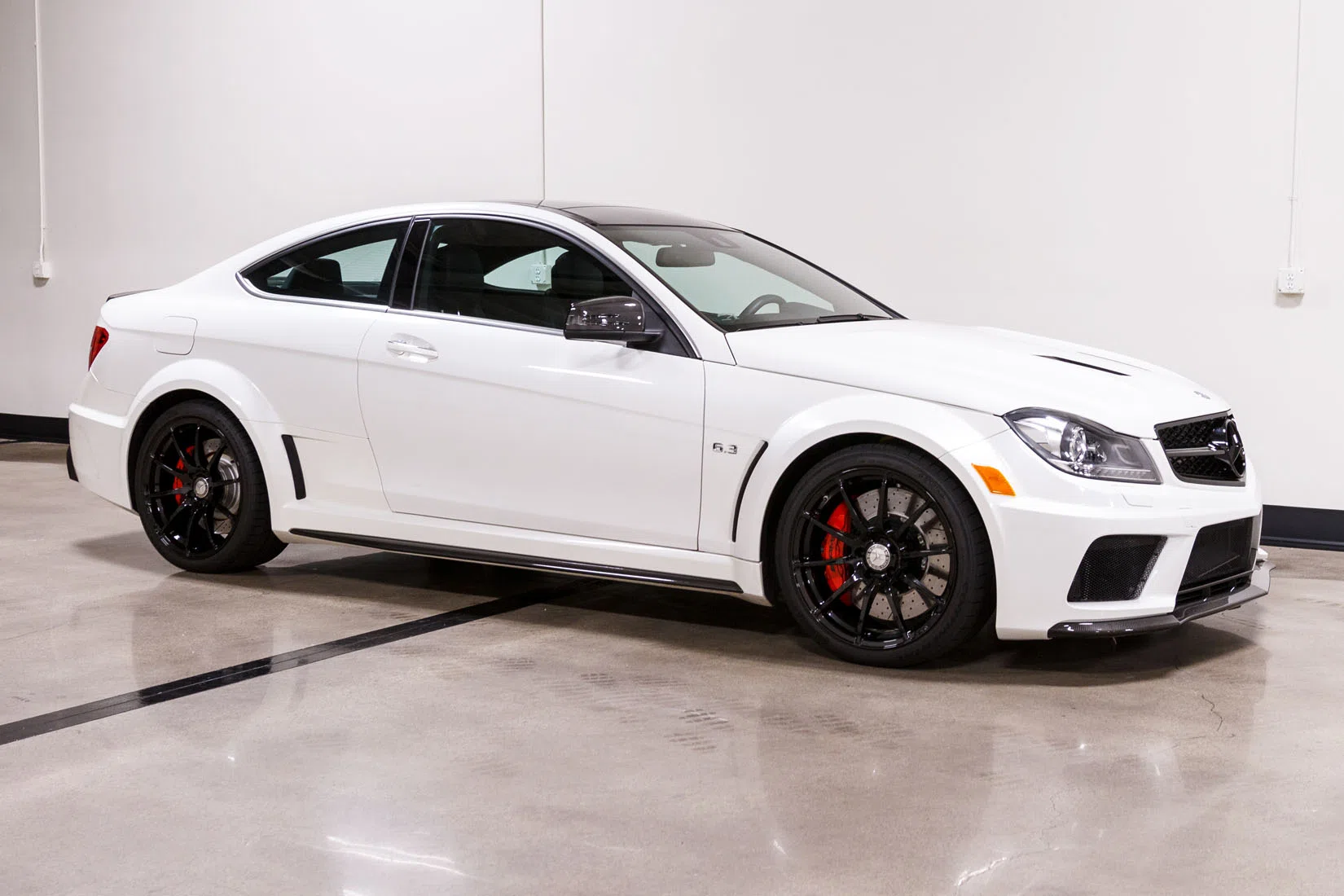 2013 Mercedes-Benz C63 AMG Black Series for sale, exterior, Diamond White