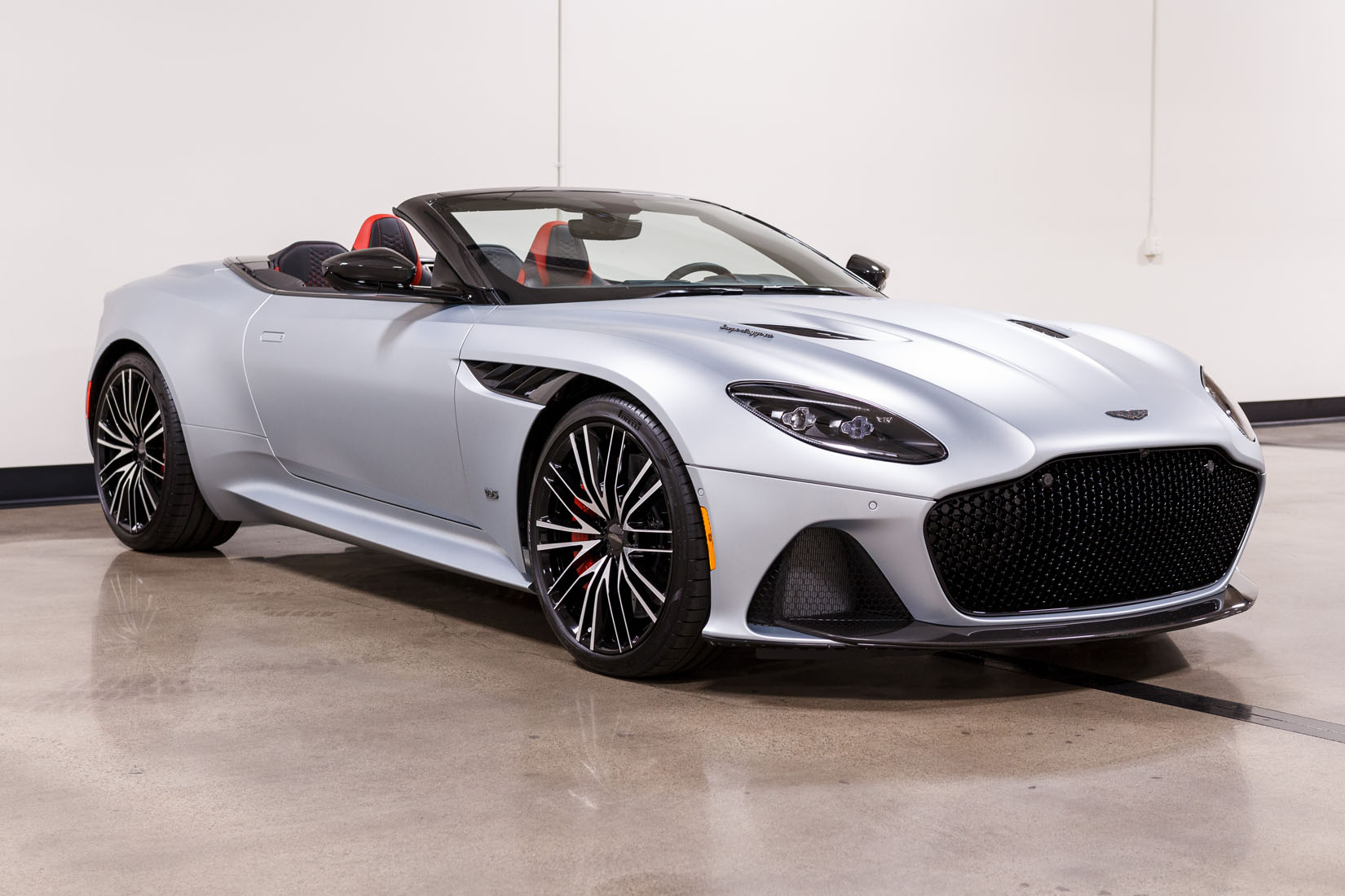 2020 Aston Martin DBS Superleggera Volante, 7/21