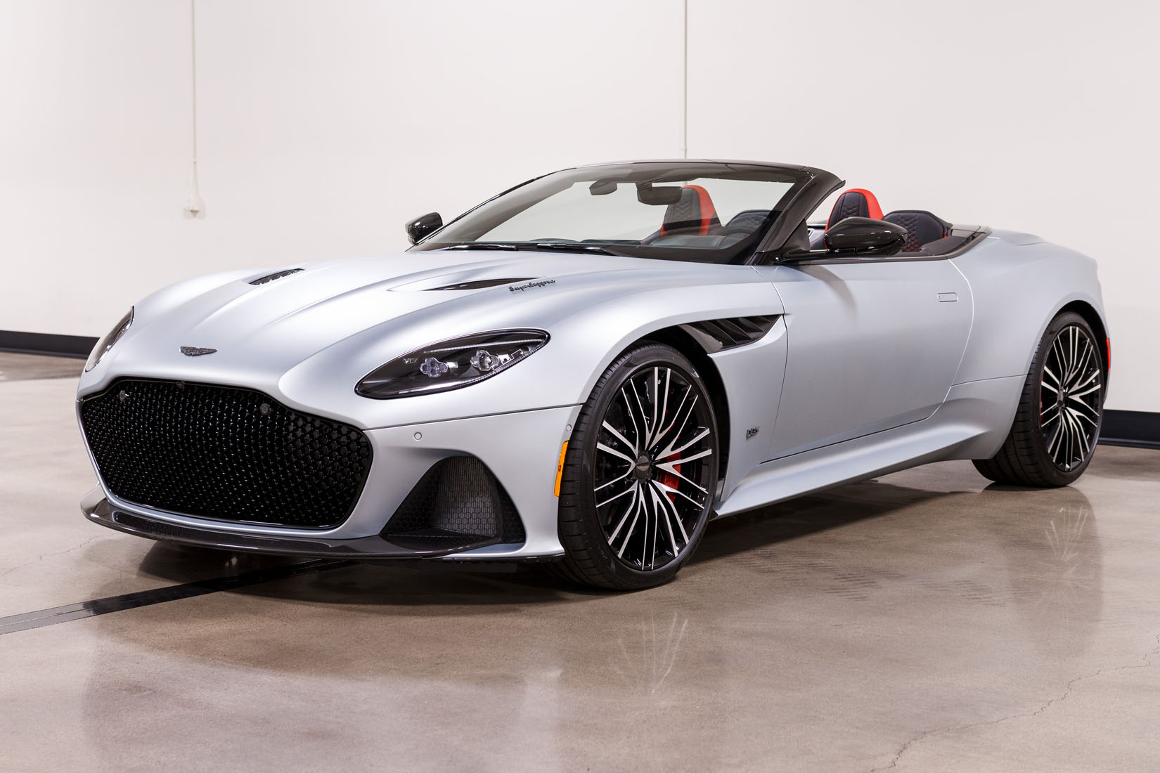 2020 Aston Martin DBS Superleggera Volante, 9/21
