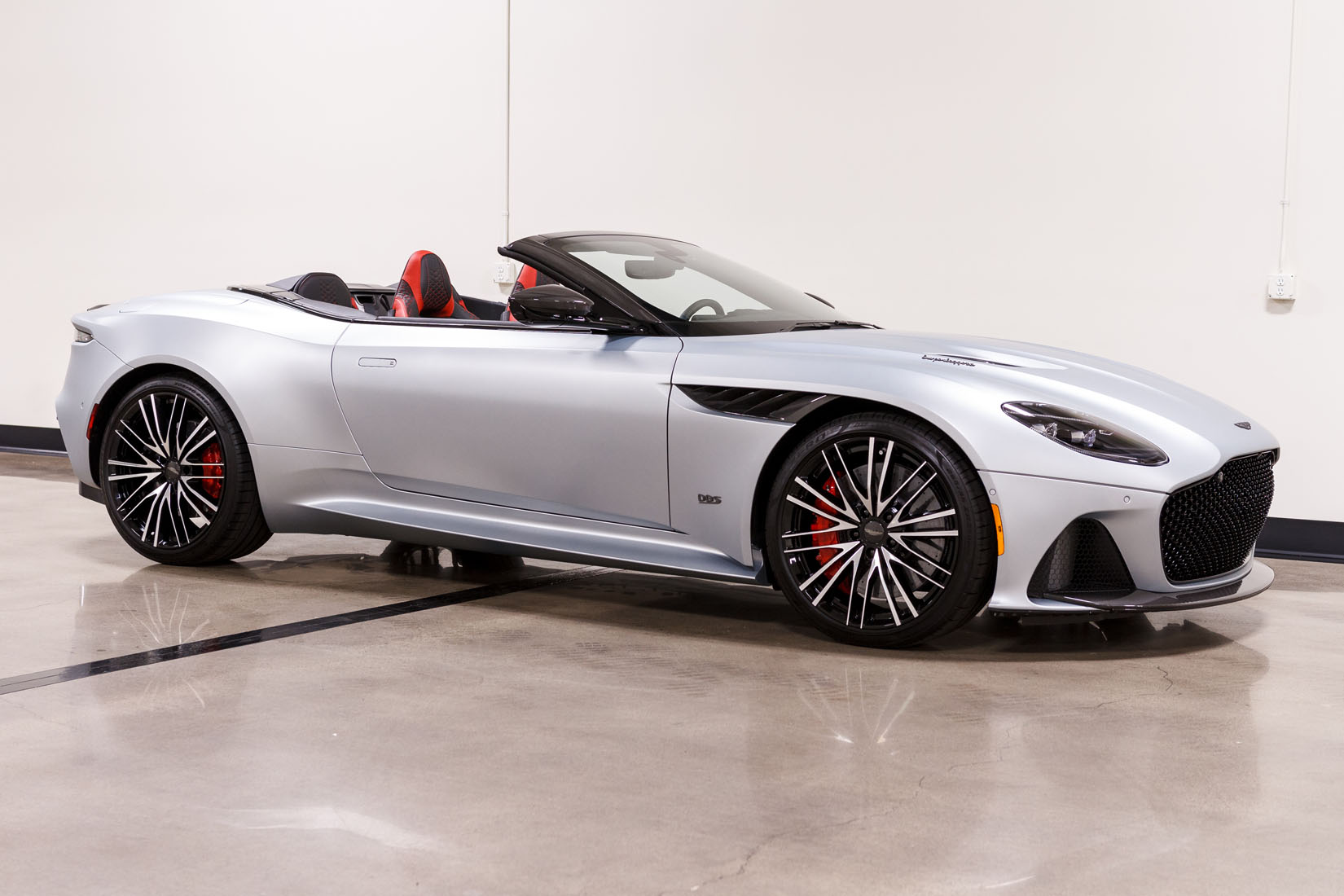 2020 Aston Martin DBS Superleggera Volante, 12/21