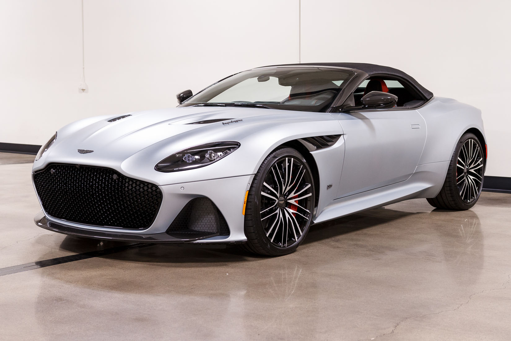 2020 Aston Martin DBS Superleggera Volante, 19/21