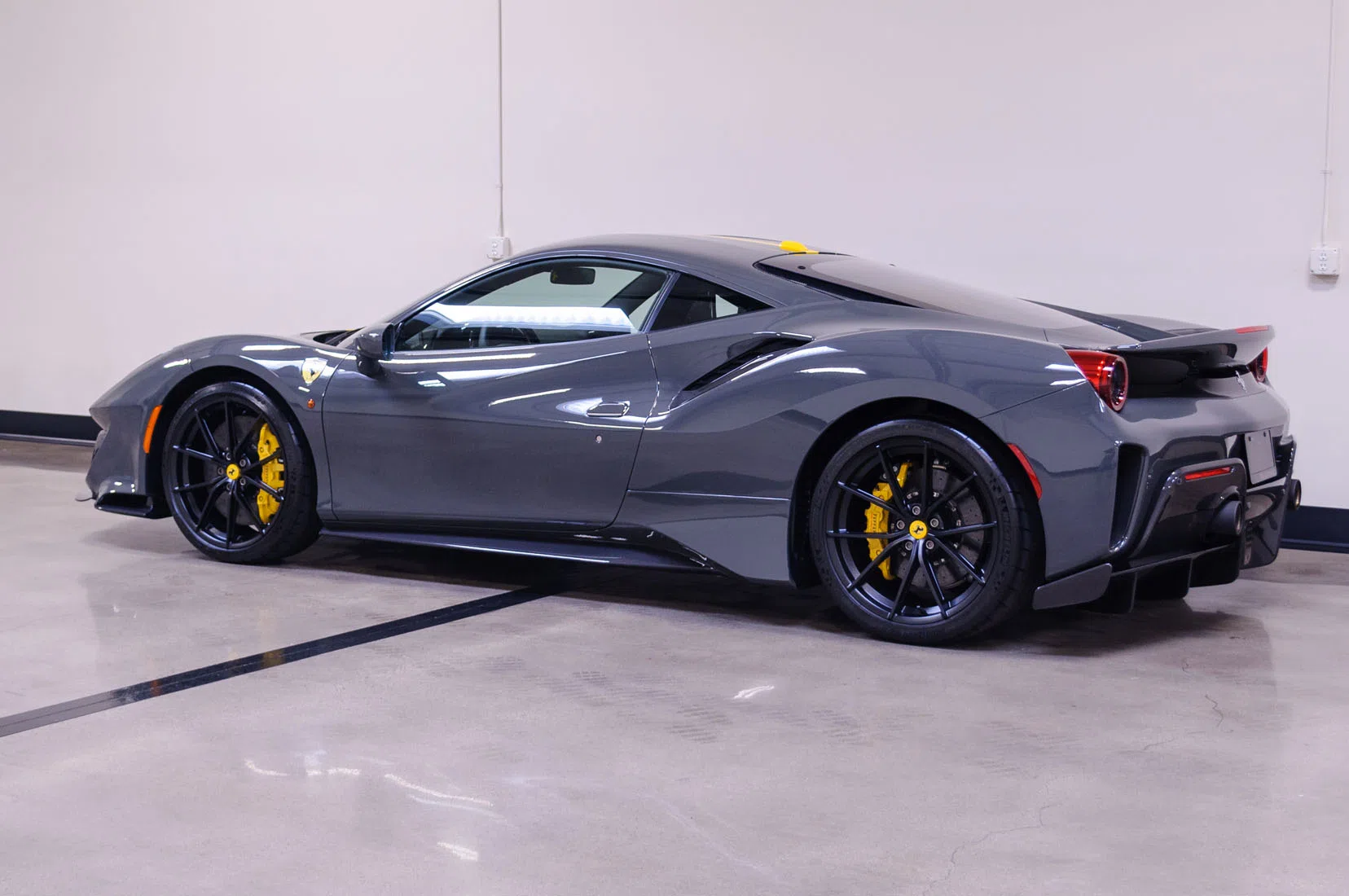 2020 Ferrari 488 Pista, side profile, Grigio Scuro