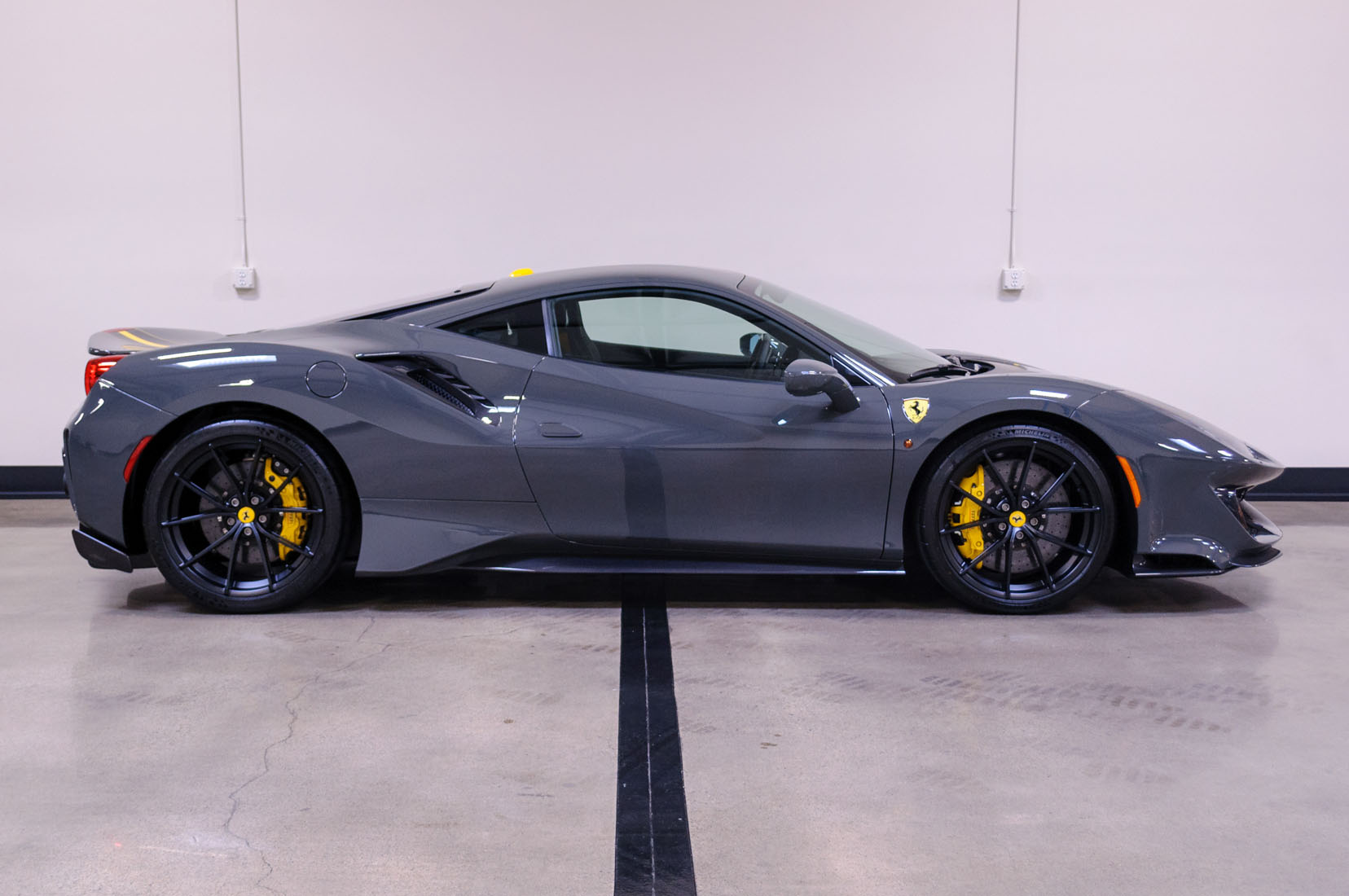 2020 Ferrari 488 Pista, 14/21
