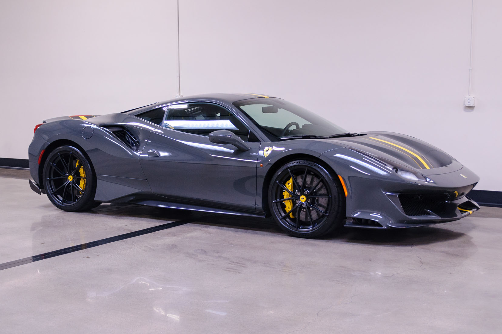 2020 Ferrari 488 Pista, 15/21