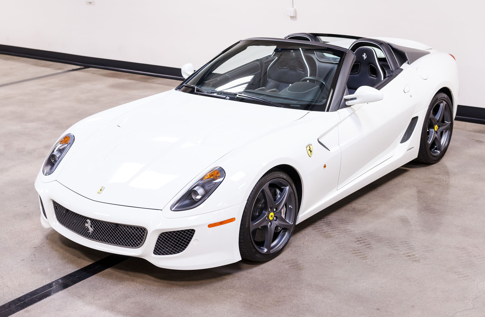 2011 Ferrari 599 SA Aperta, 2/21
