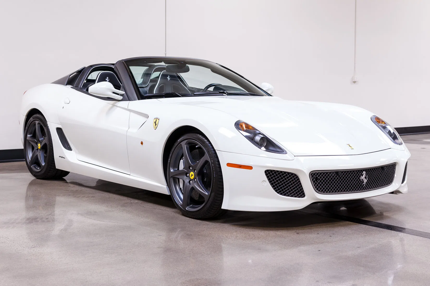 2011 Ferrari 599 SA Aperta, 3/21
