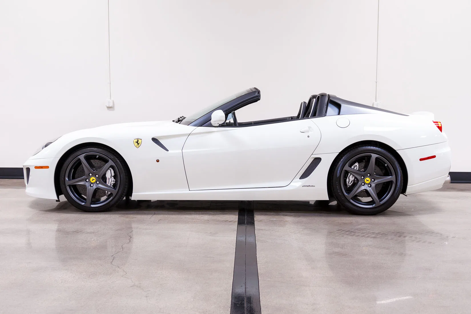 2011 Ferrari 599 SA Aperta, 9/21