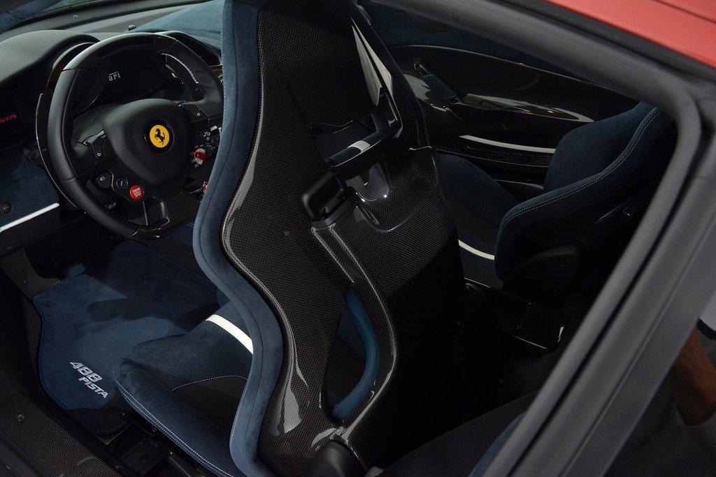 2020 Ferrari 488 Pista, 19/20