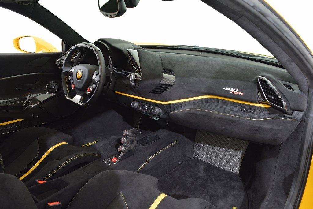 2020 Ferrari 488 Pista, 3/20