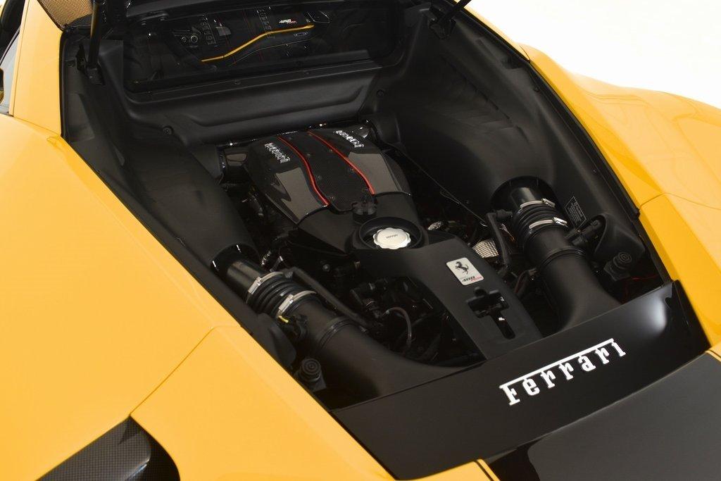 2020 Ferrari 488 Pista, 18/20