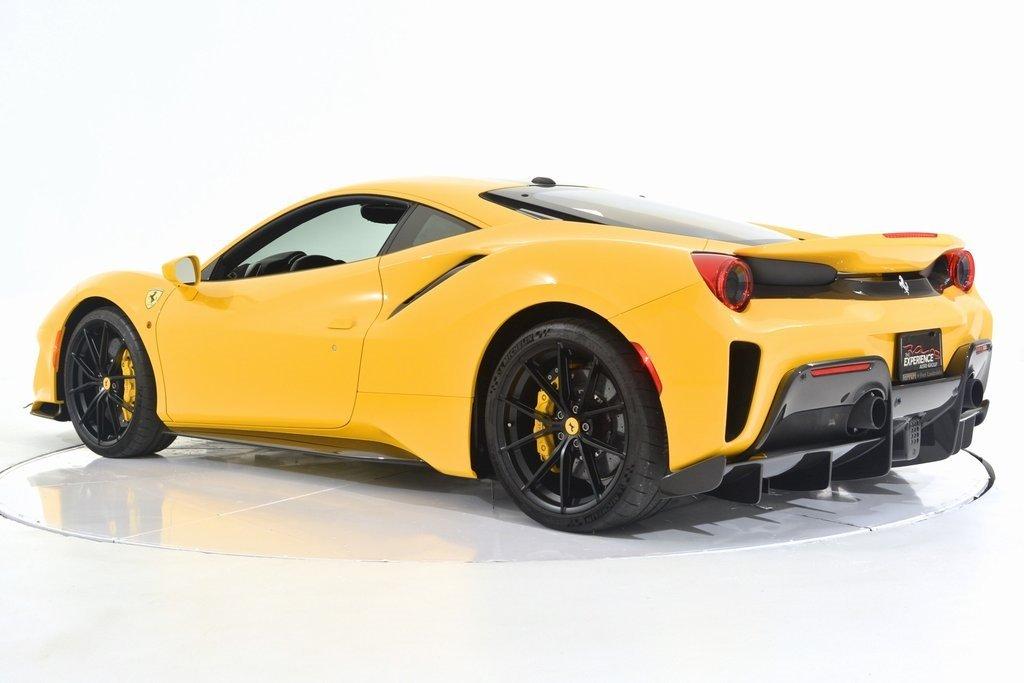 2020 Ferrari 488 Pista, 20/20
