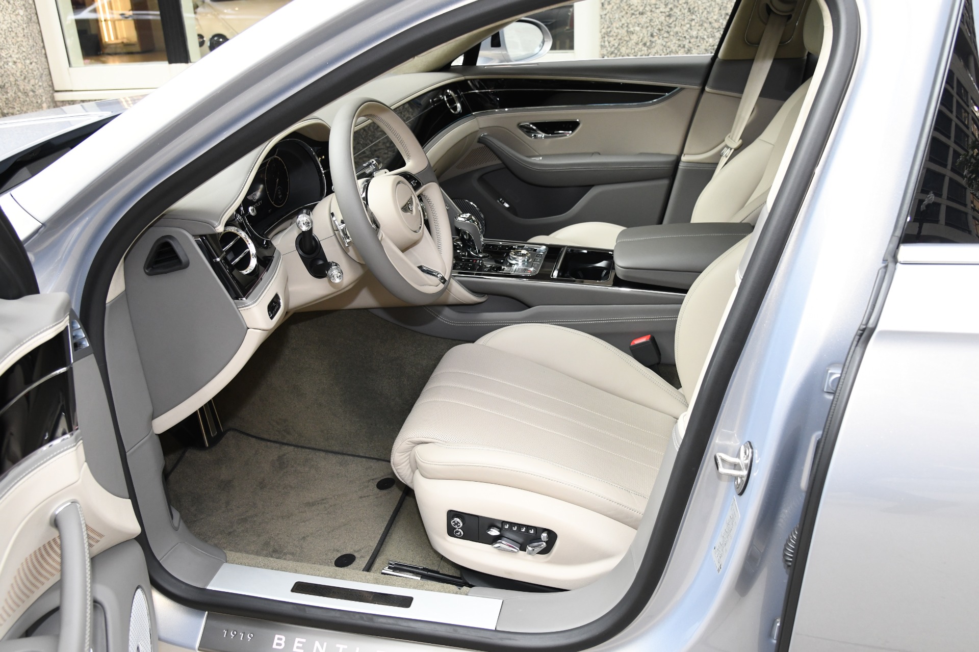 2020 Bentley Flying Spur W12, 3/20