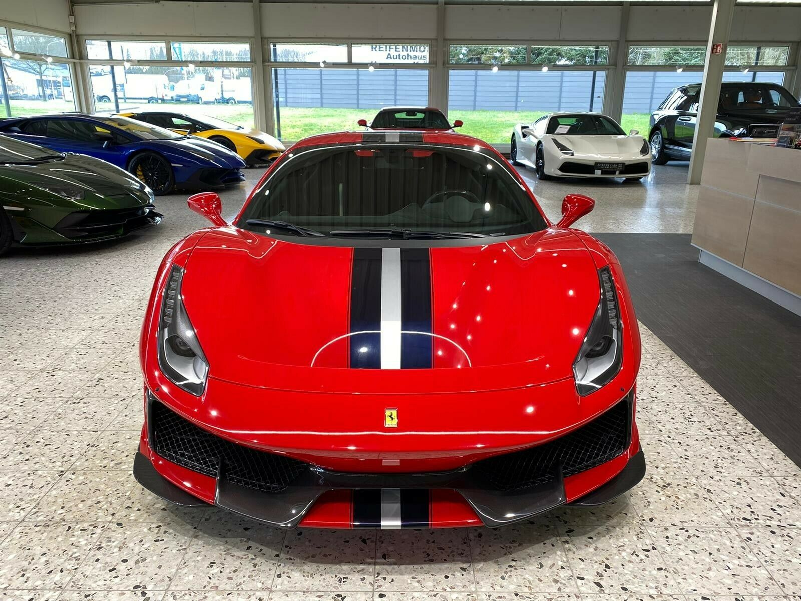 2020 Ferrari 488 Pista, 3/20