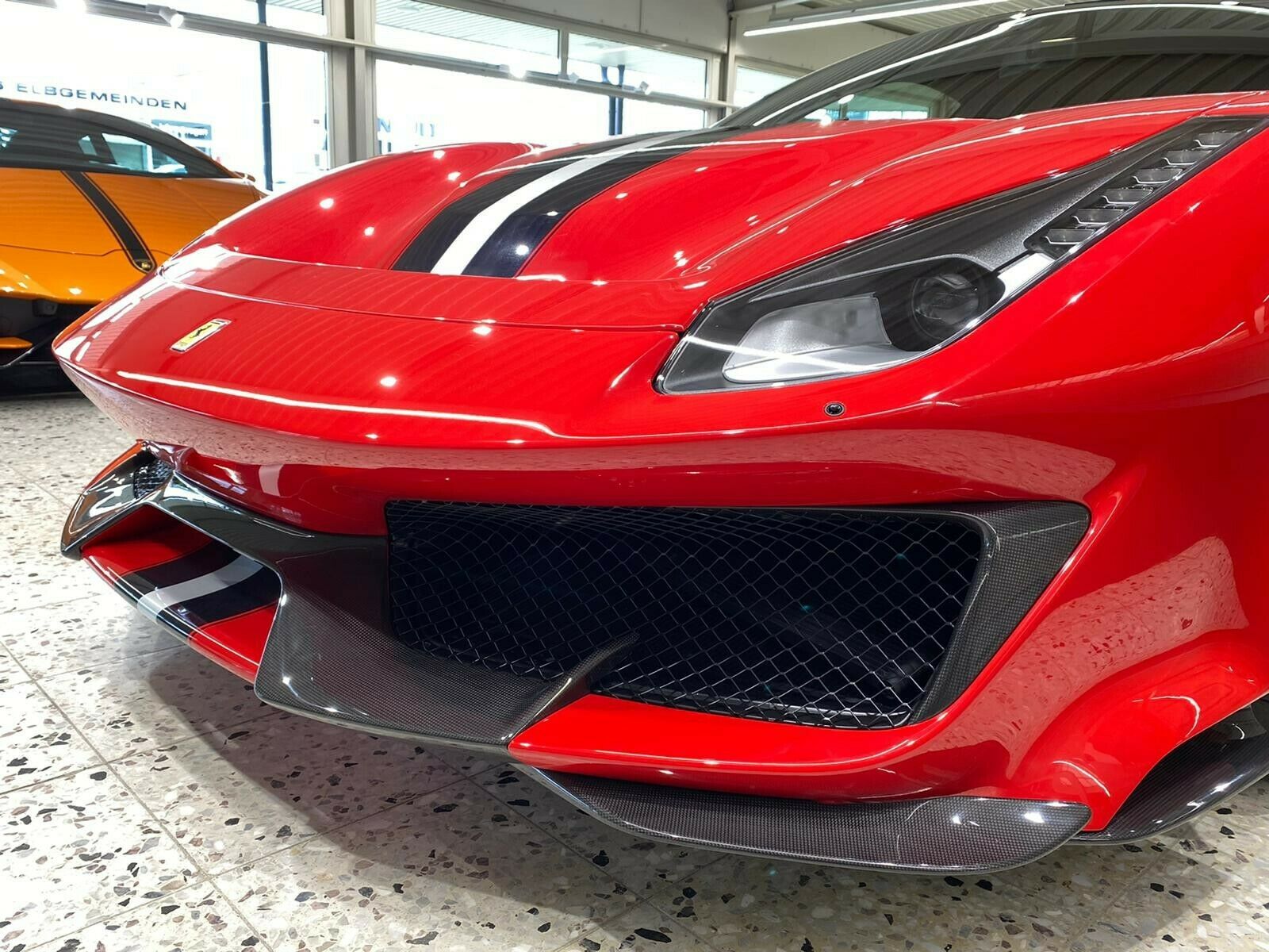 2020 Ferrari 488 Pista, 16/20