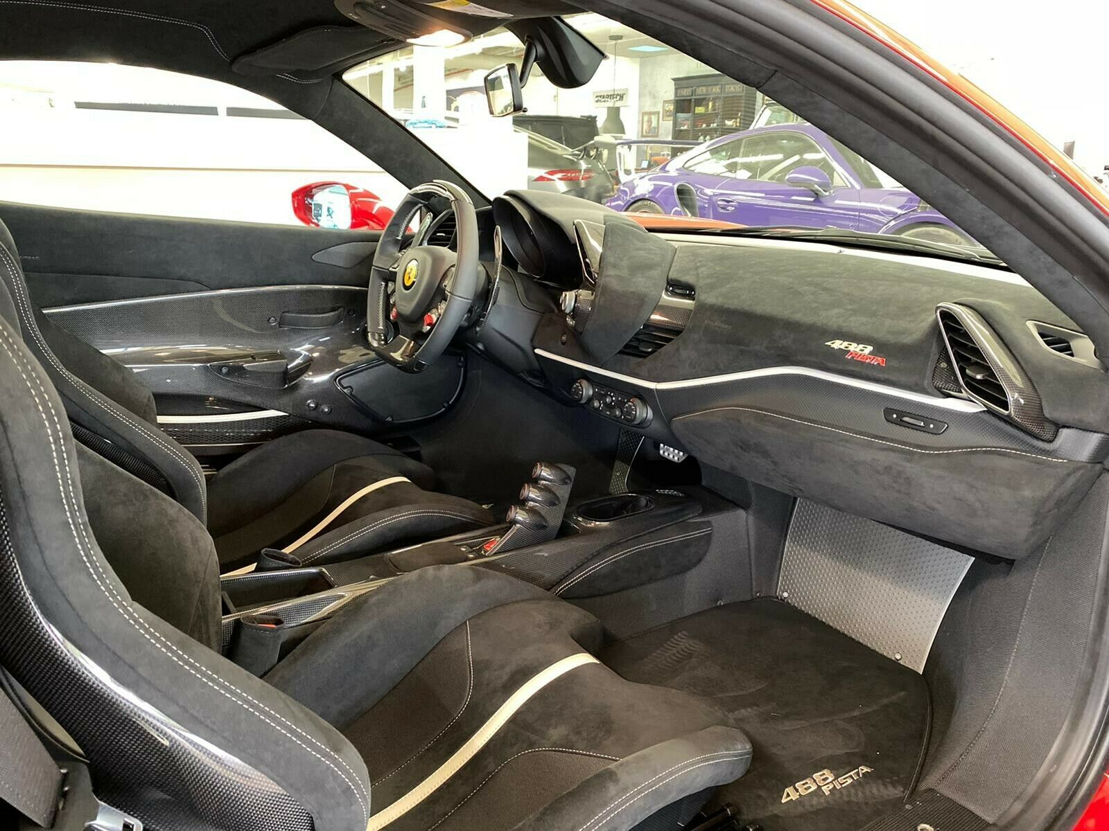 2020 Ferrari 488 Pista, 17/20