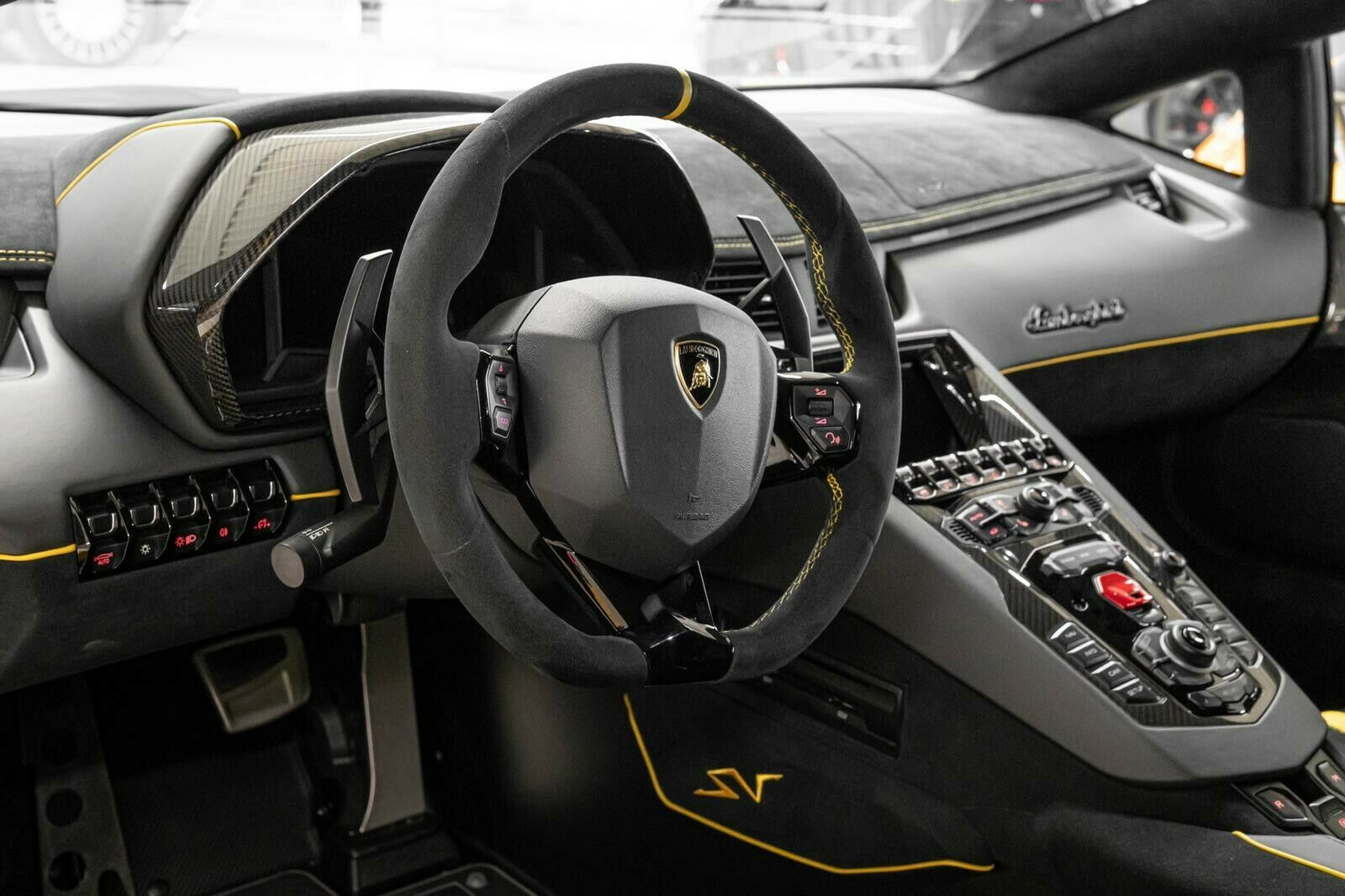 2017 Lamborghini Aventador LP 750 SV Roadster, 3/20