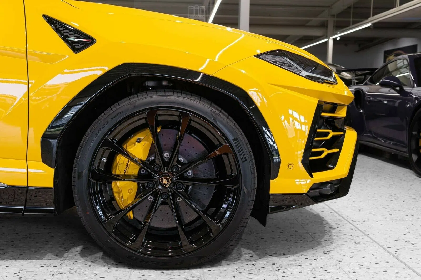 2020 Lamborghini Urus for sale, exterior, Giallo Eye Yellow / Yellow