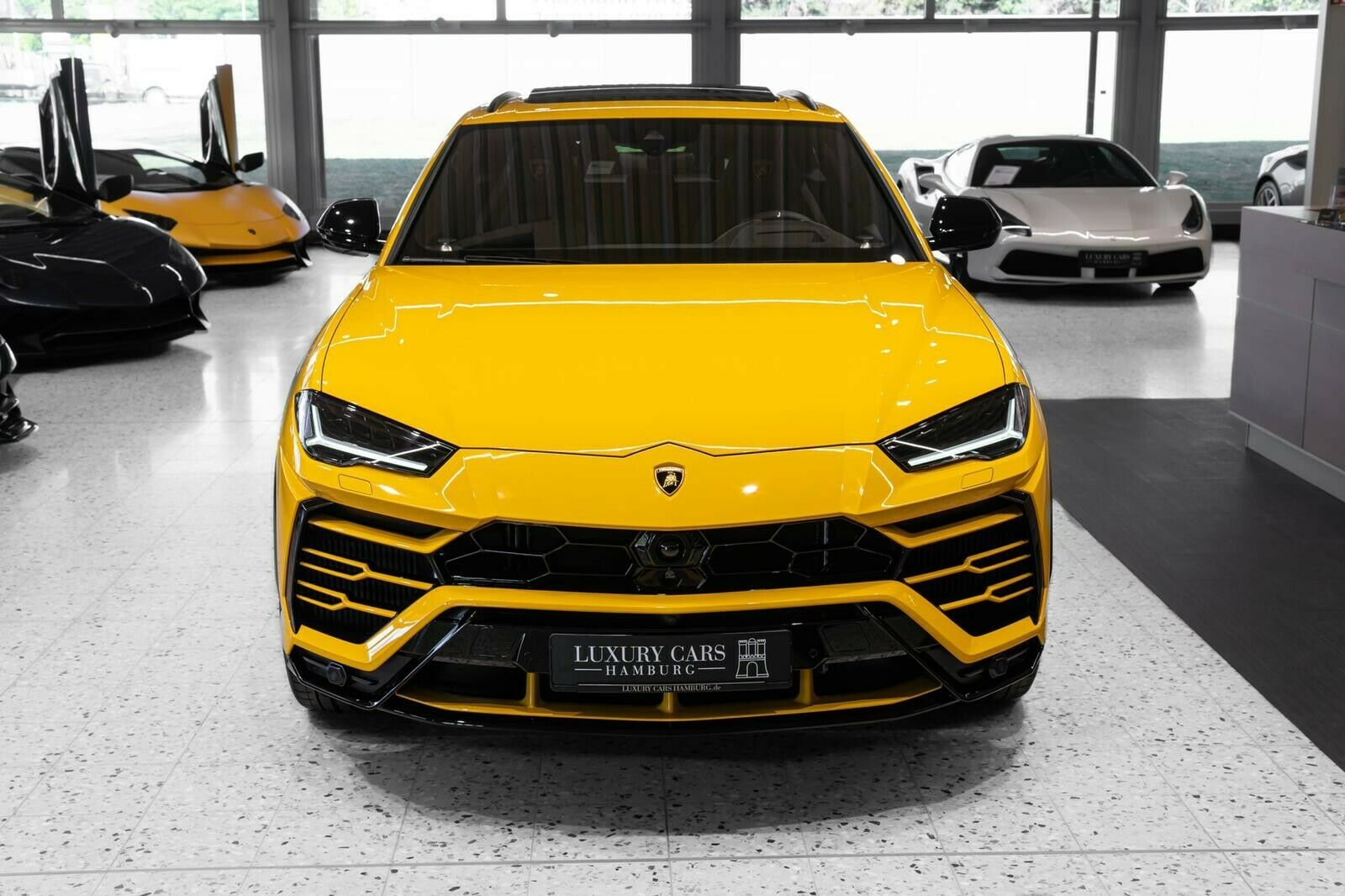2020 Lamborghini Urus, 2/25