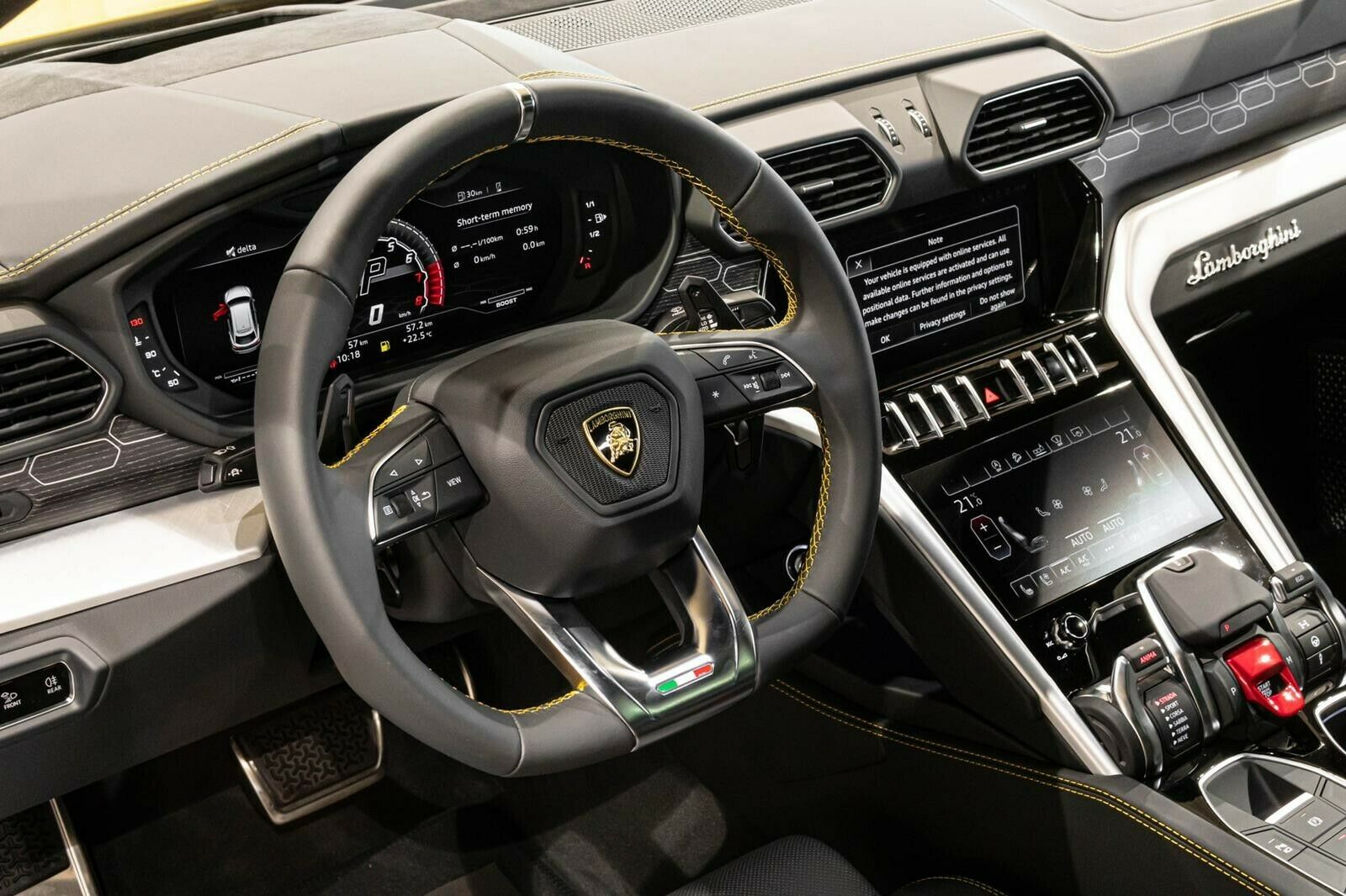 2020 Lamborghini Urus, 4/25