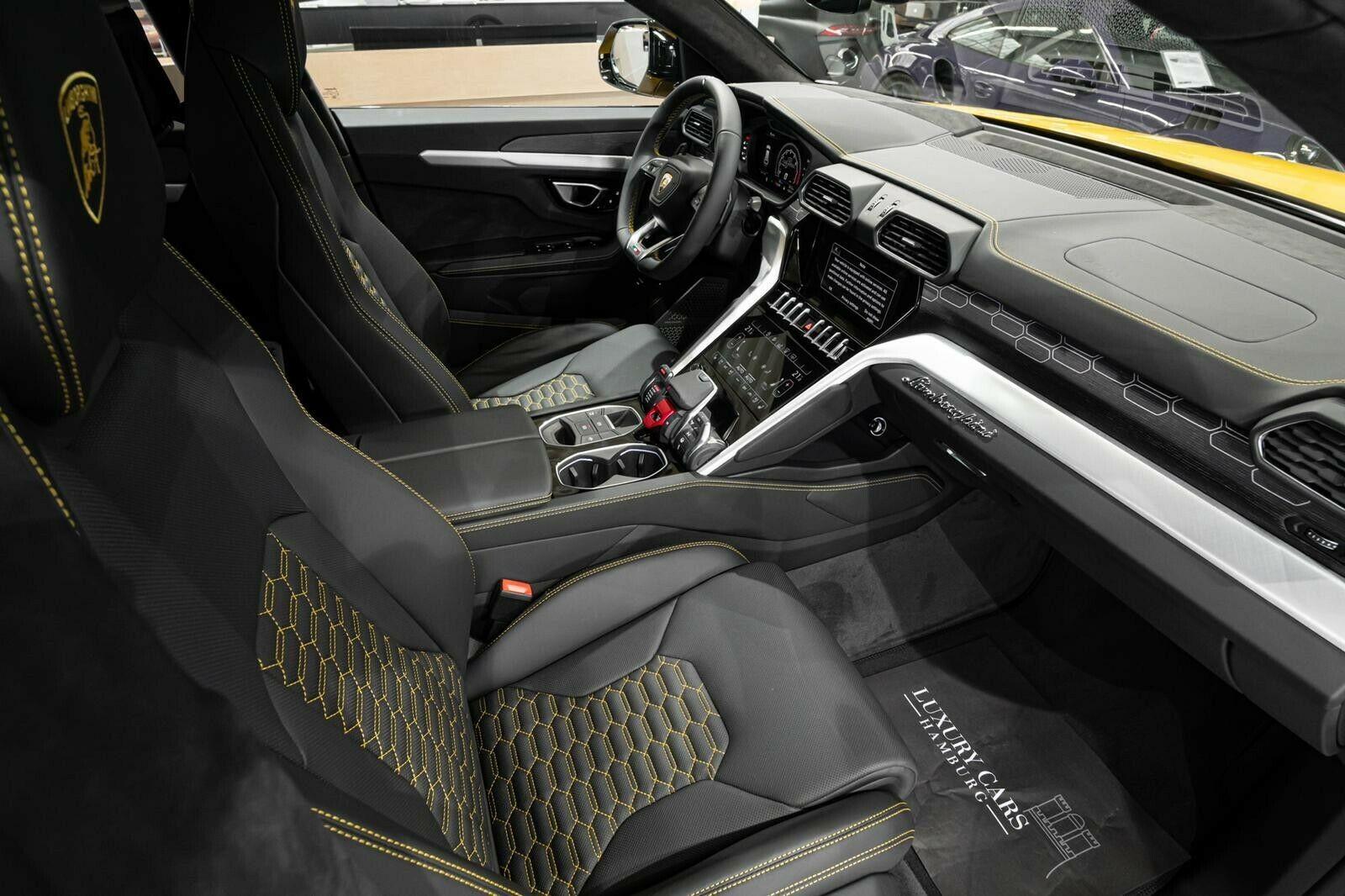 2020 Lamborghini Urus, 6/25