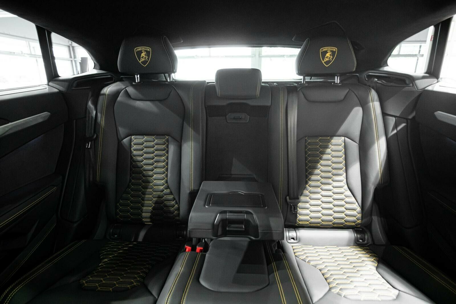 2020 Lamborghini Urus, 8/25